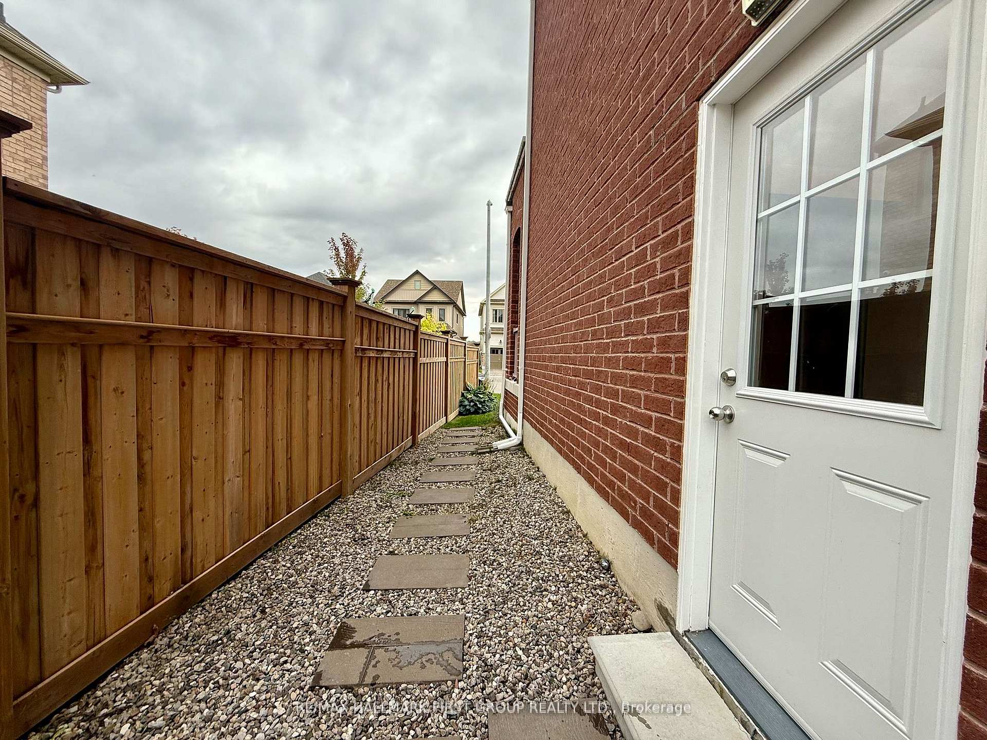 Photo 22 of 12 Crombie Street, Clarington, Bowmanville — HOMEH