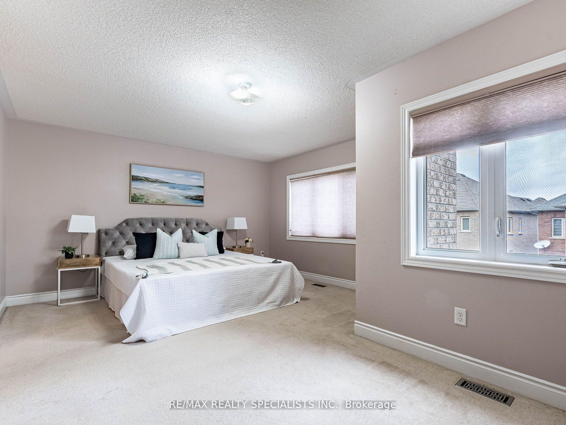 Photo 21 of 24 Orangeblossom Trail, Brampton, Credit Valley — HOMEH