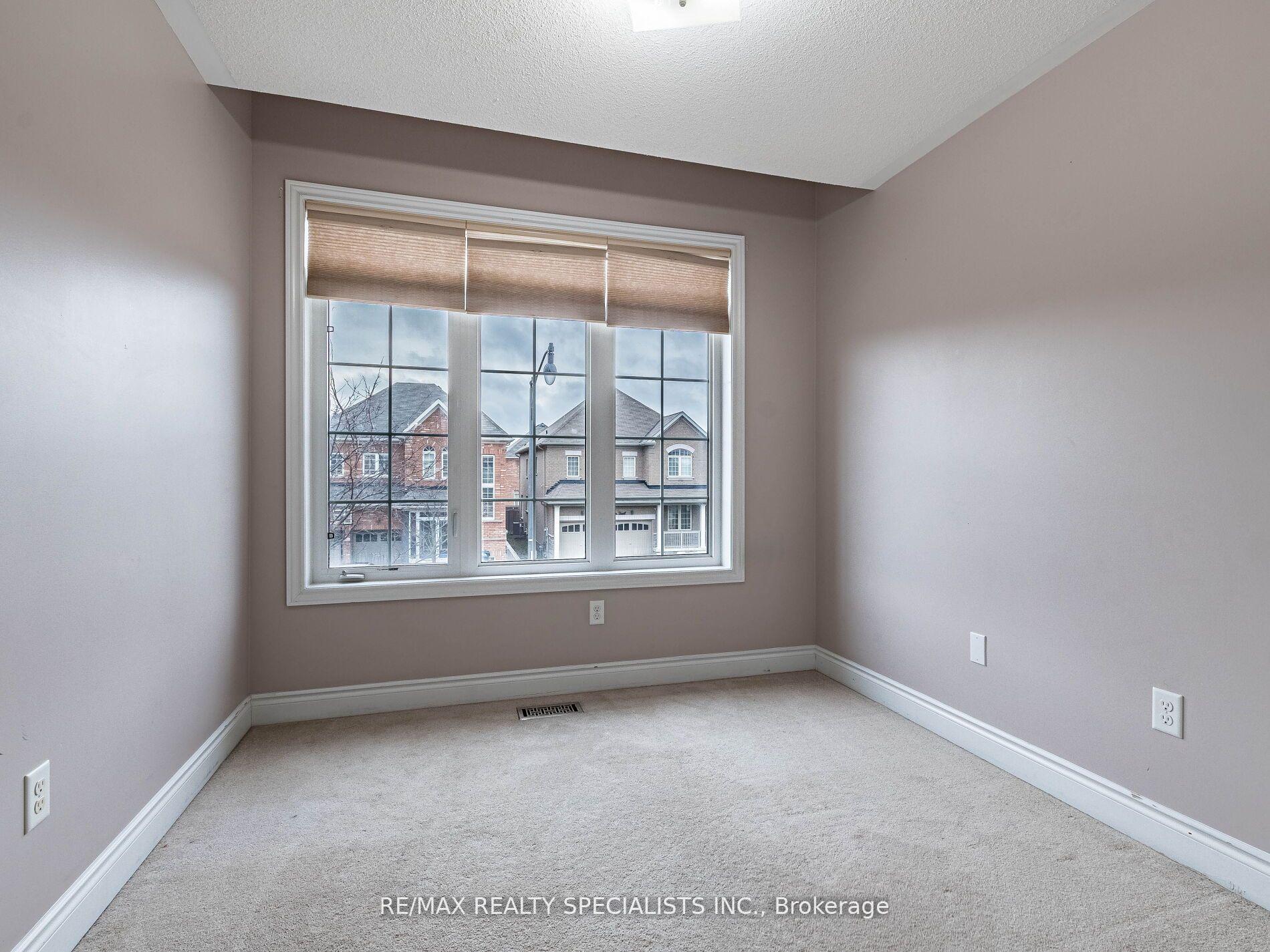 Photo 25 of 24 Orangeblossom Trail, Brampton, Credit Valley — HOMEH