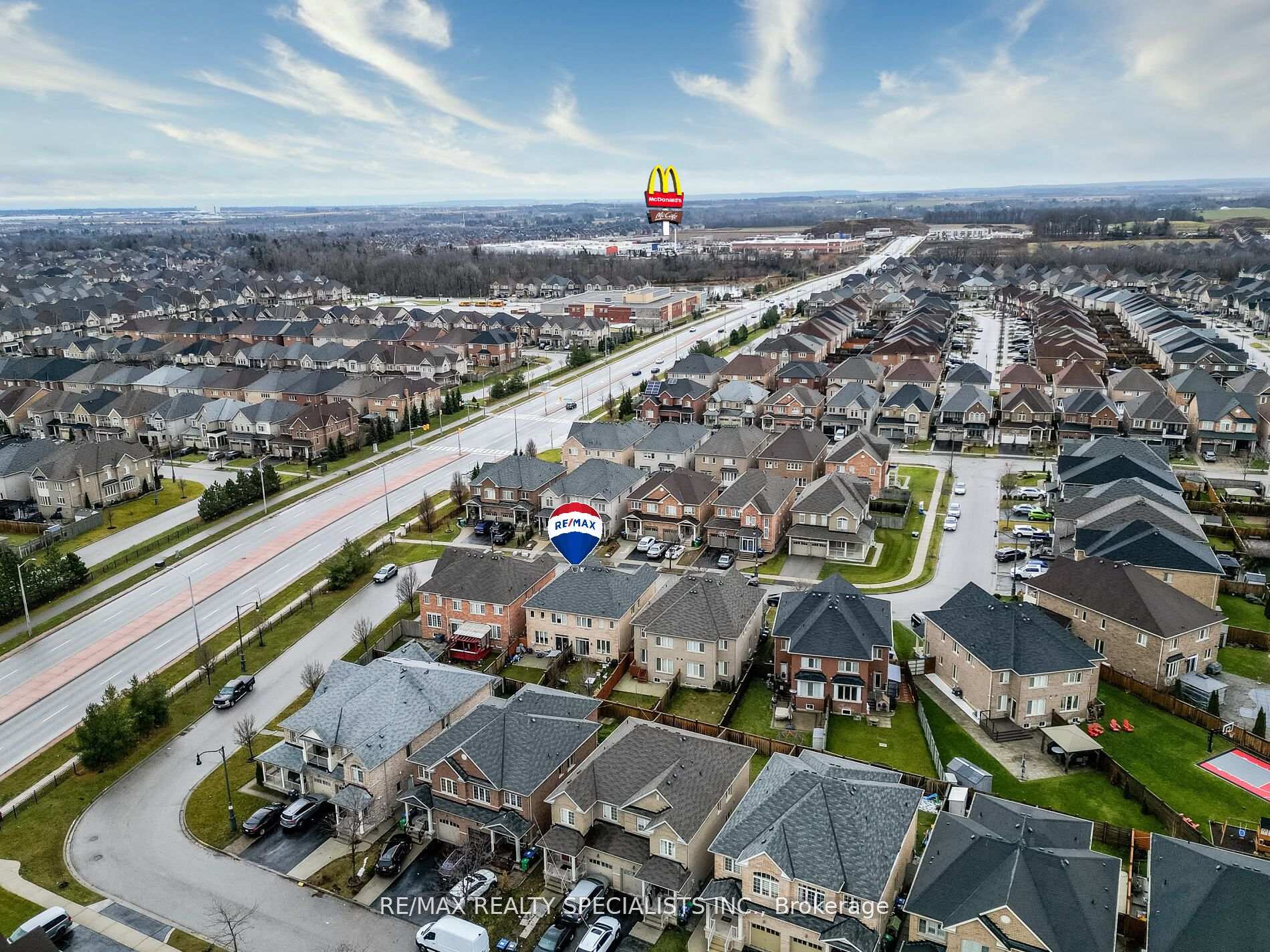 Photo 40 of 24 Orangeblossom Trail, Brampton, Credit Valley — HOMEH