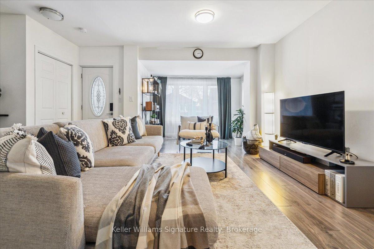 Photo 4 of 418 Upper Wellington Street, Hamilton, Centremount — HOMEH