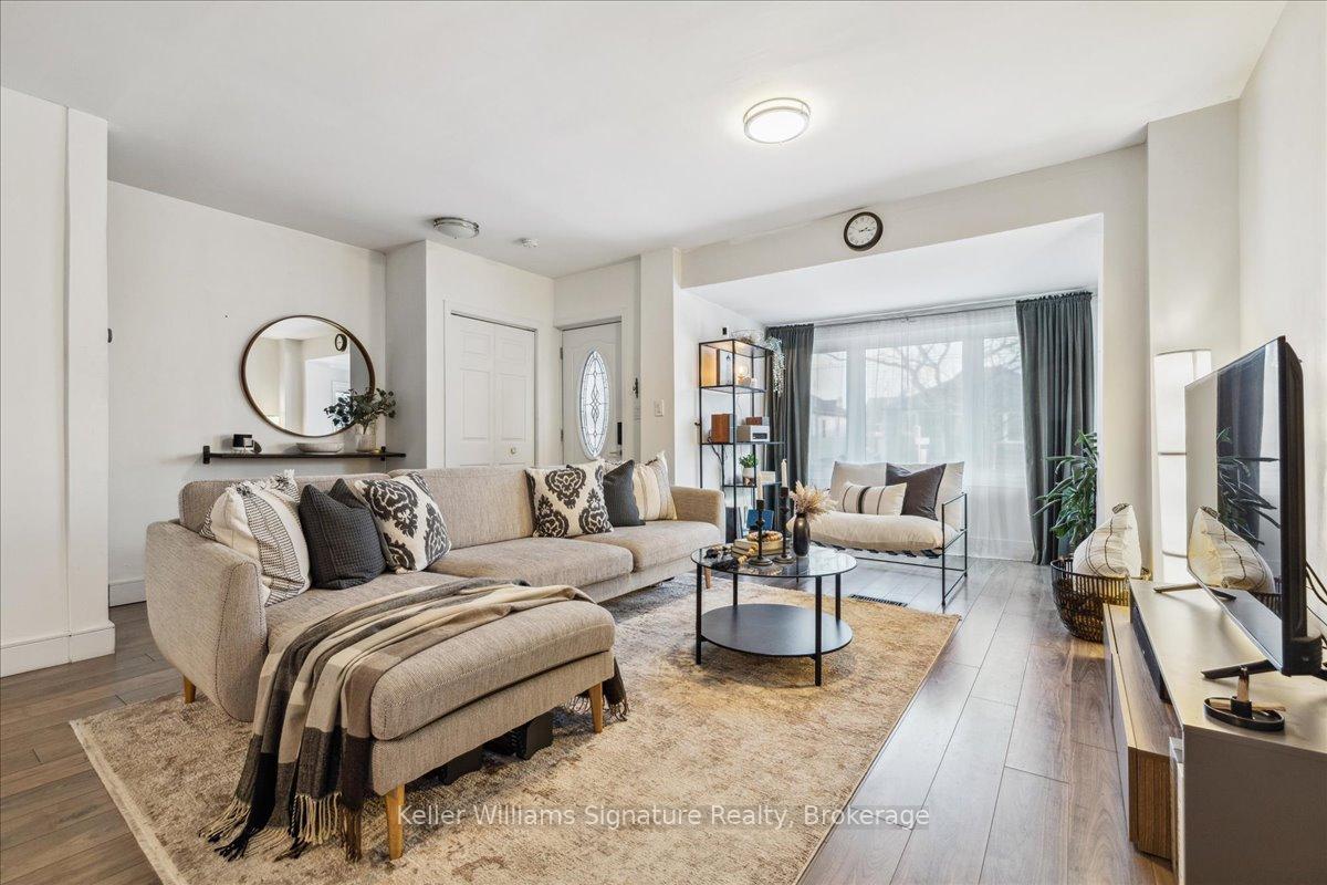 Photo 5 of 418 Upper Wellington Street, Hamilton, Centremount — HOMEH