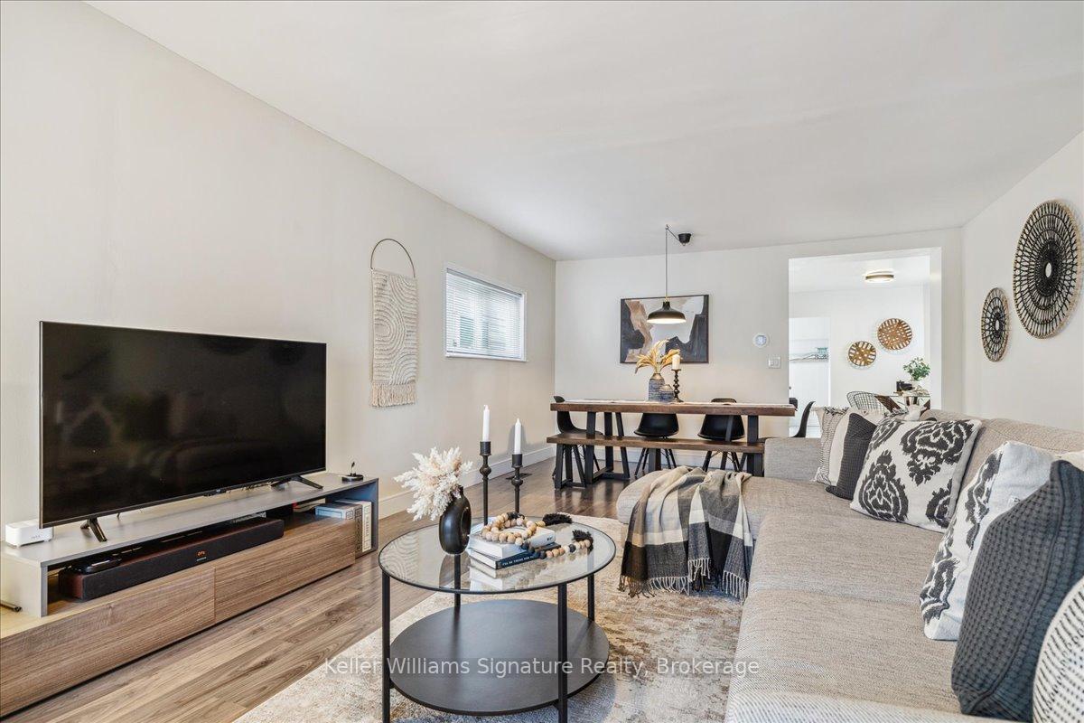 Photo 8 of 418 Upper Wellington Street, Hamilton, Centremount — HOMEH