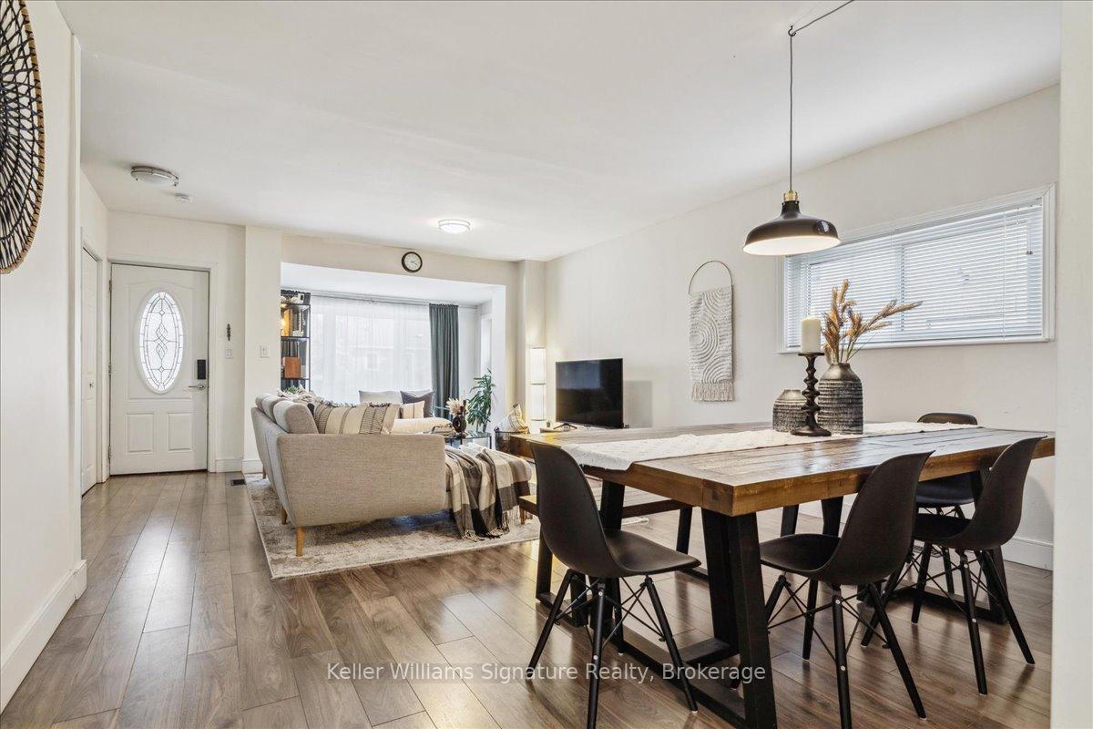 Photo 10 of 418 Upper Wellington Street, Hamilton, Centremount — HOMEH