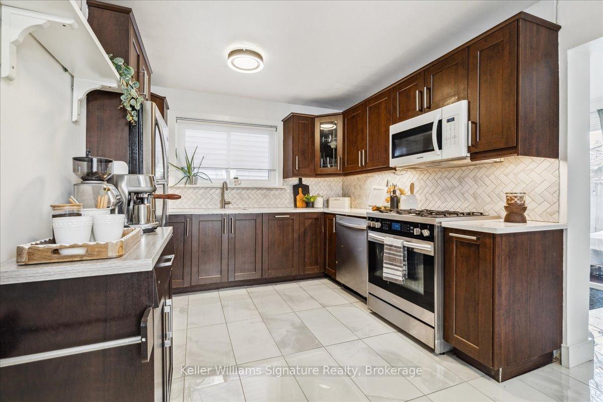 Photo 12 of 418 Upper Wellington Street, Hamilton, Centremount — HOMEH