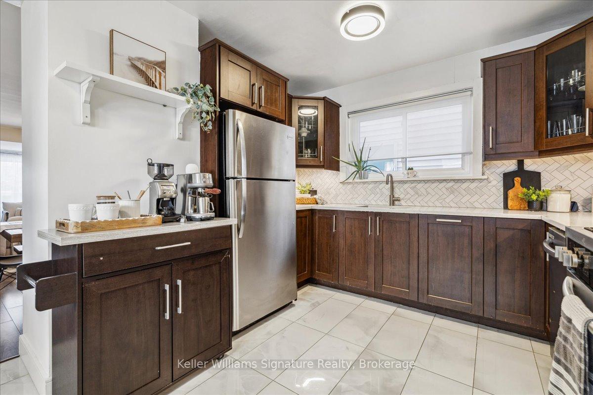 Photo 14 of 418 Upper Wellington Street, Hamilton, Centremount — HOMEH