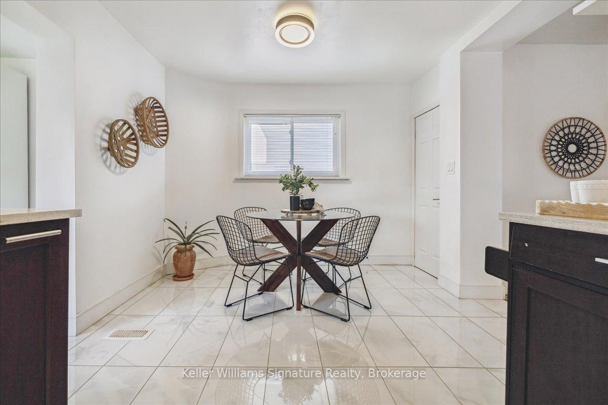 Photo 16 of 418 Upper Wellington Street, Hamilton, Centremount — HOMEH