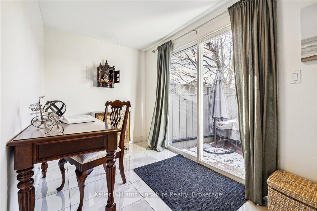 Photo 18 of 418 Upper Wellington Street, Hamilton, Centremount — HOMEH