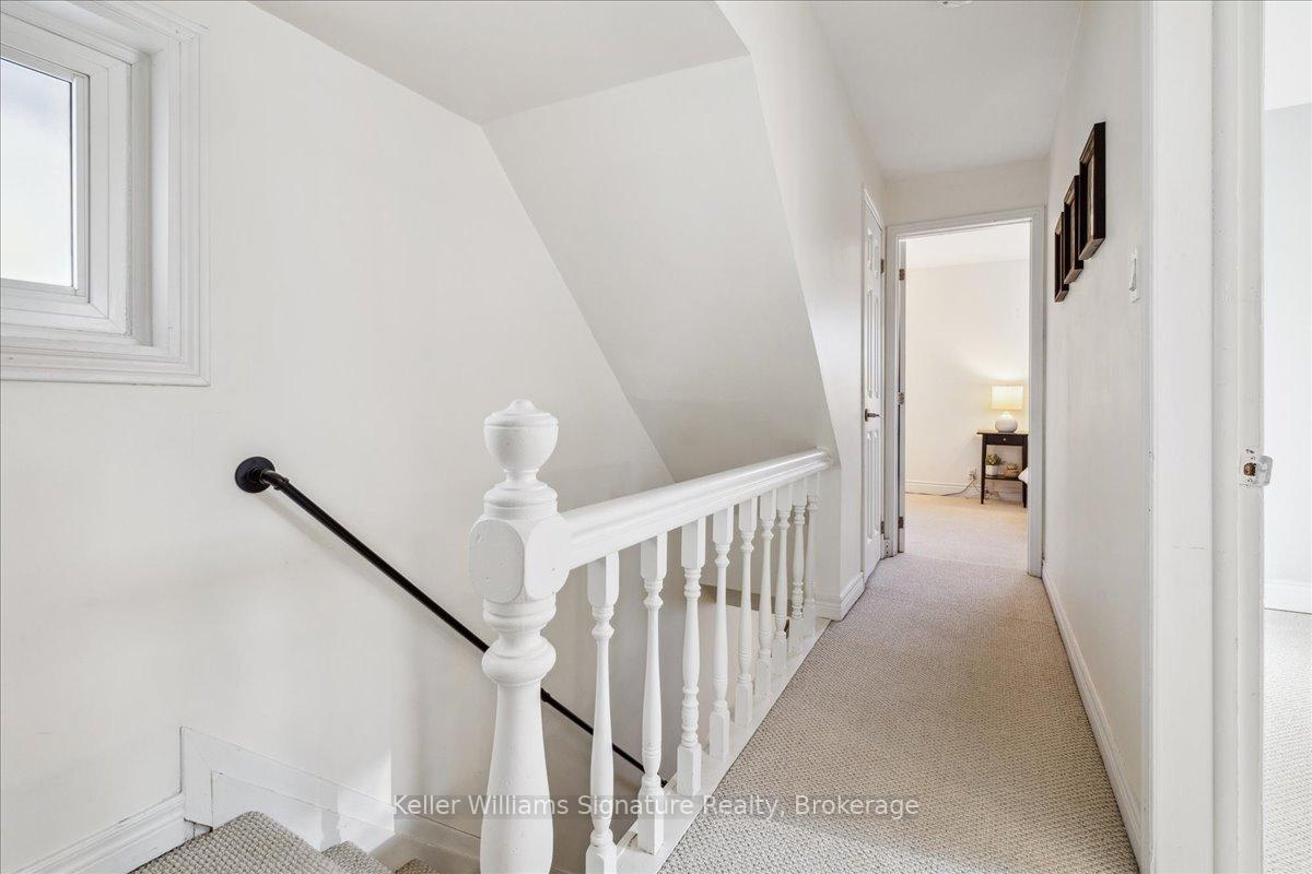 Photo 20 of 418 Upper Wellington Street, Hamilton, Centremount — HOMEH