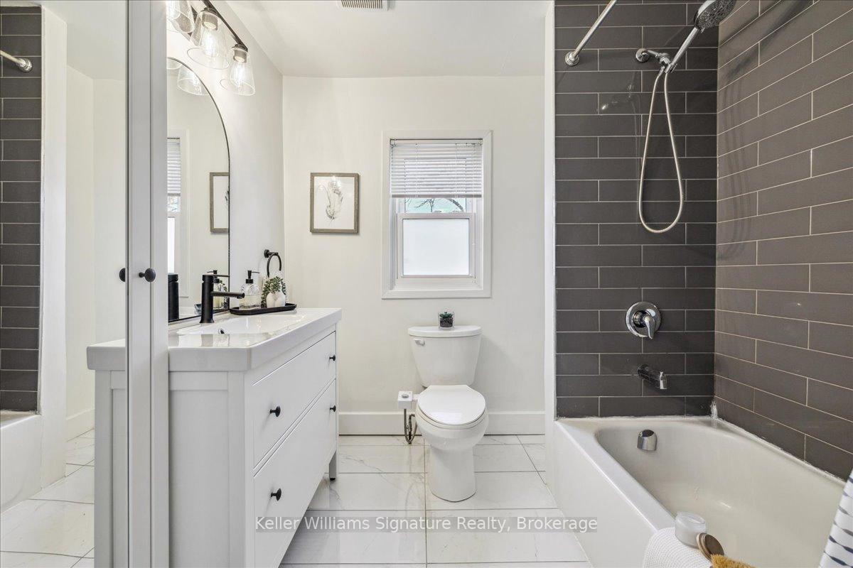 Photo 29 of 418 Upper Wellington Street, Hamilton, Centremount — HOMEH