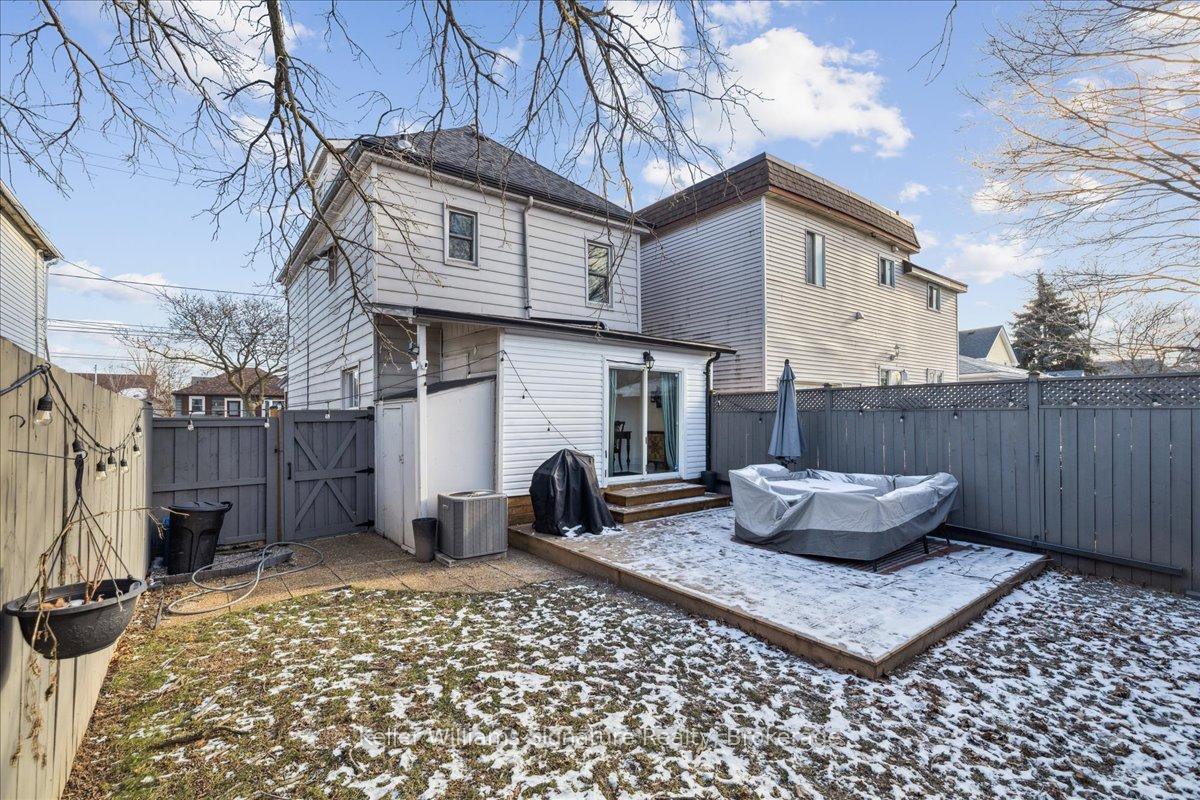 Photo 38 of 418 Upper Wellington Street, Hamilton, Centremount — HOMEH