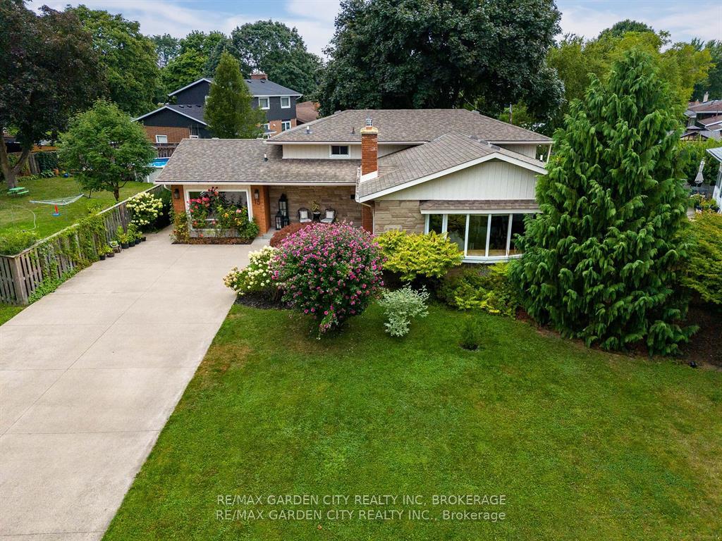 Photo 2 of 15 Rosemount Avenue, St. Catharines, Vine/Linwell — HOMEH