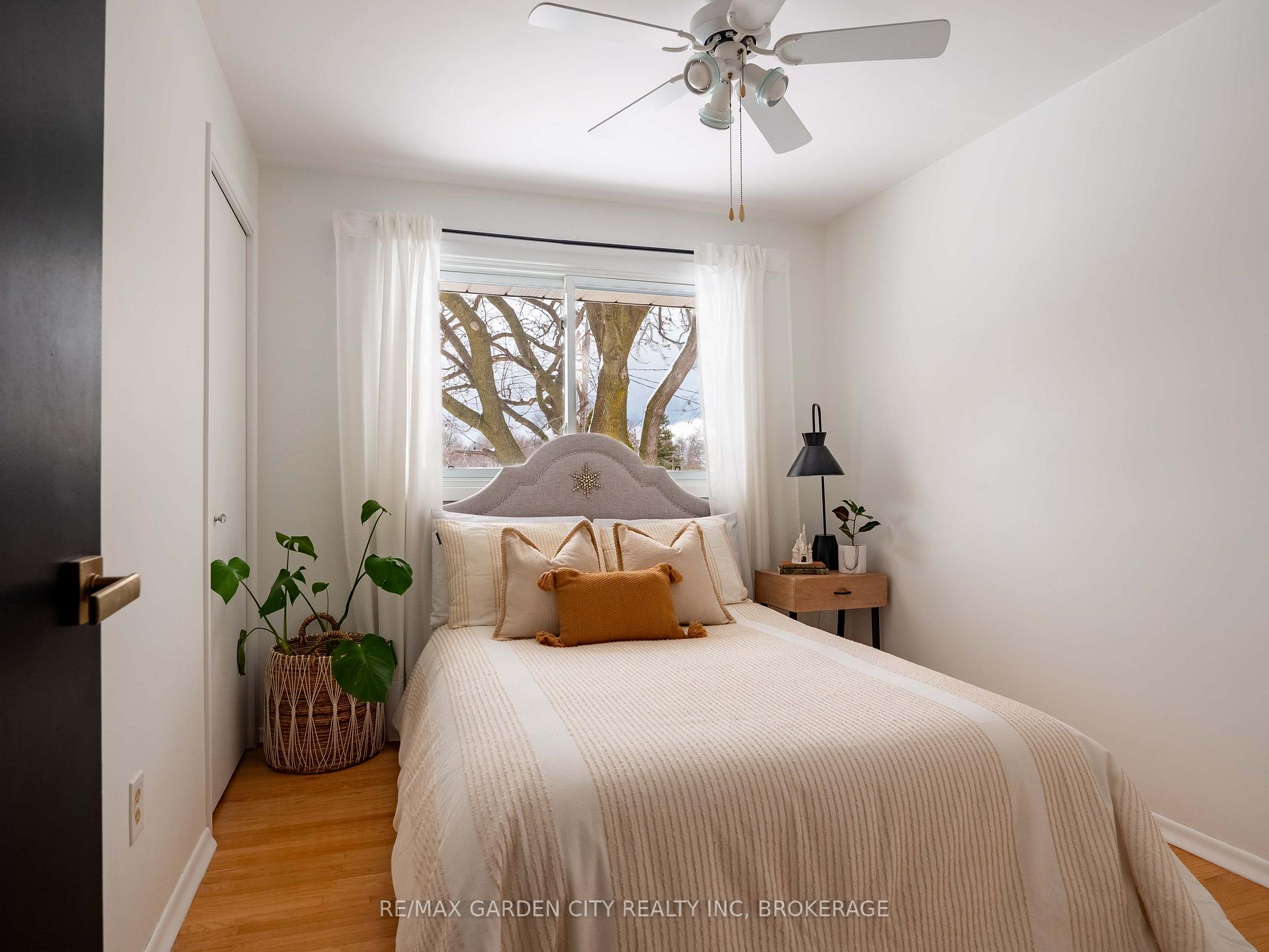 Photo 15 of 15 Rosemount Avenue, St. Catharines, Vine/Linwell — HOMEH