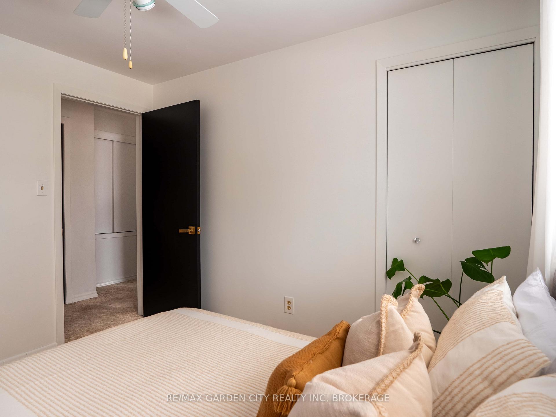 Photo 16 of 15 Rosemount Avenue, St. Catharines, Vine/Linwell — HOMEH