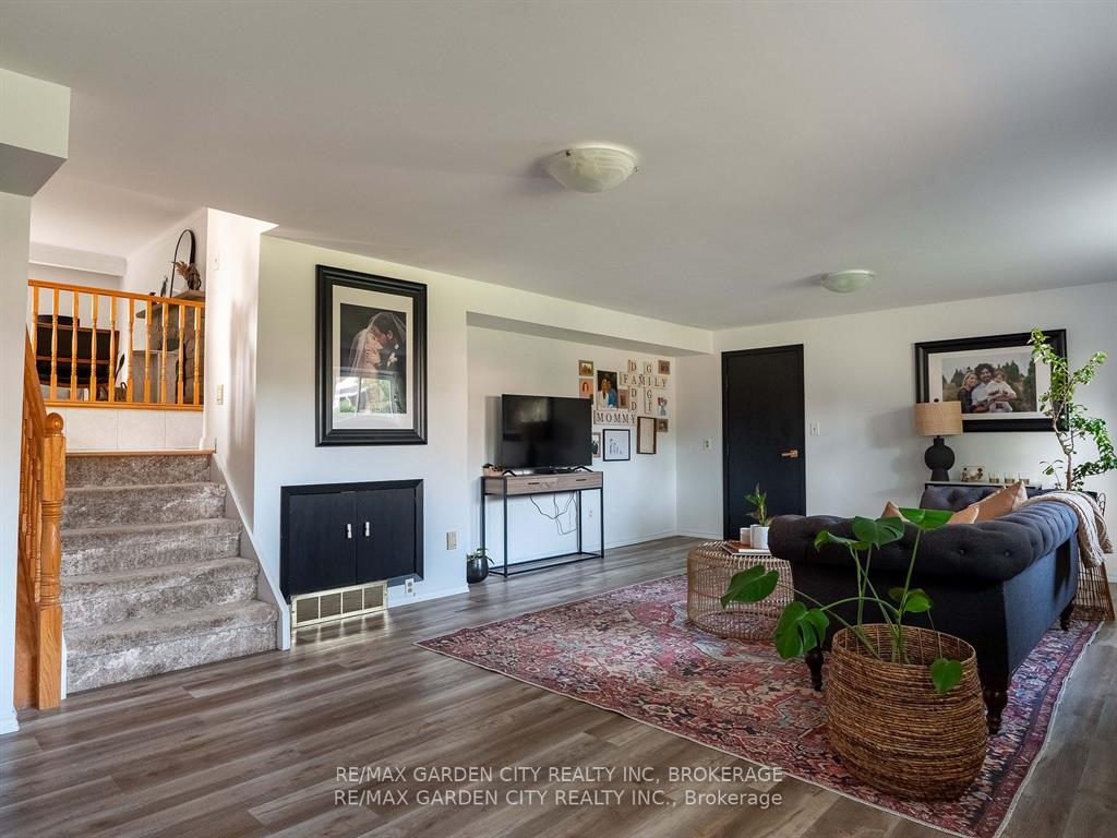 Photo 18 of 15 Rosemount Avenue, St. Catharines, Vine/Linwell — HOMEH