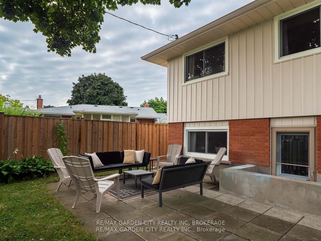 Photo 31 of 15 Rosemount Avenue, St. Catharines, Vine/Linwell — HOMEH