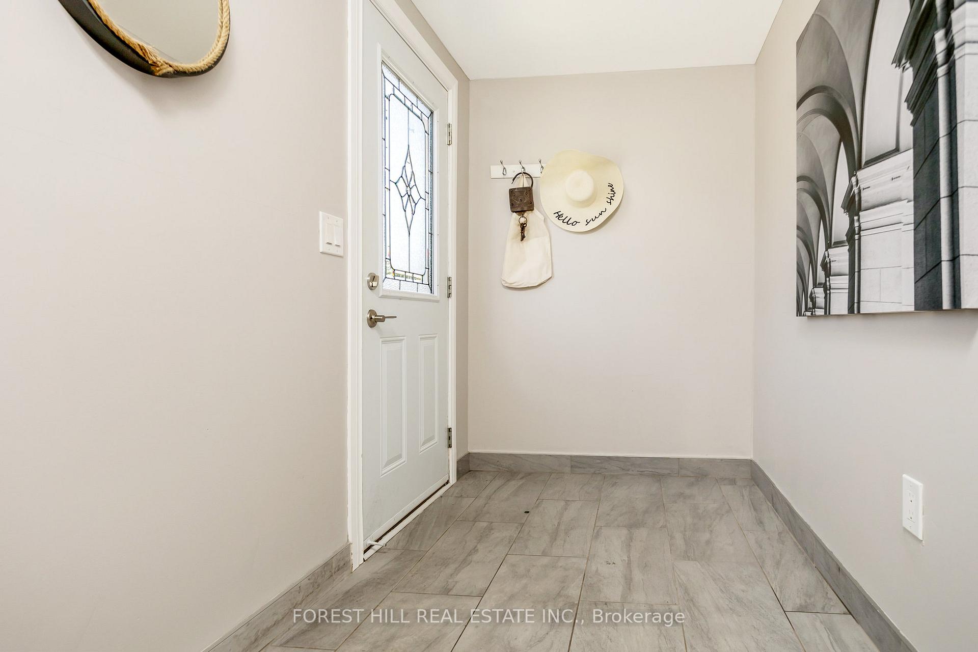 Photo 4 of 224 Brucedale Avenue E, Hamilton, Centremount — HOMEH