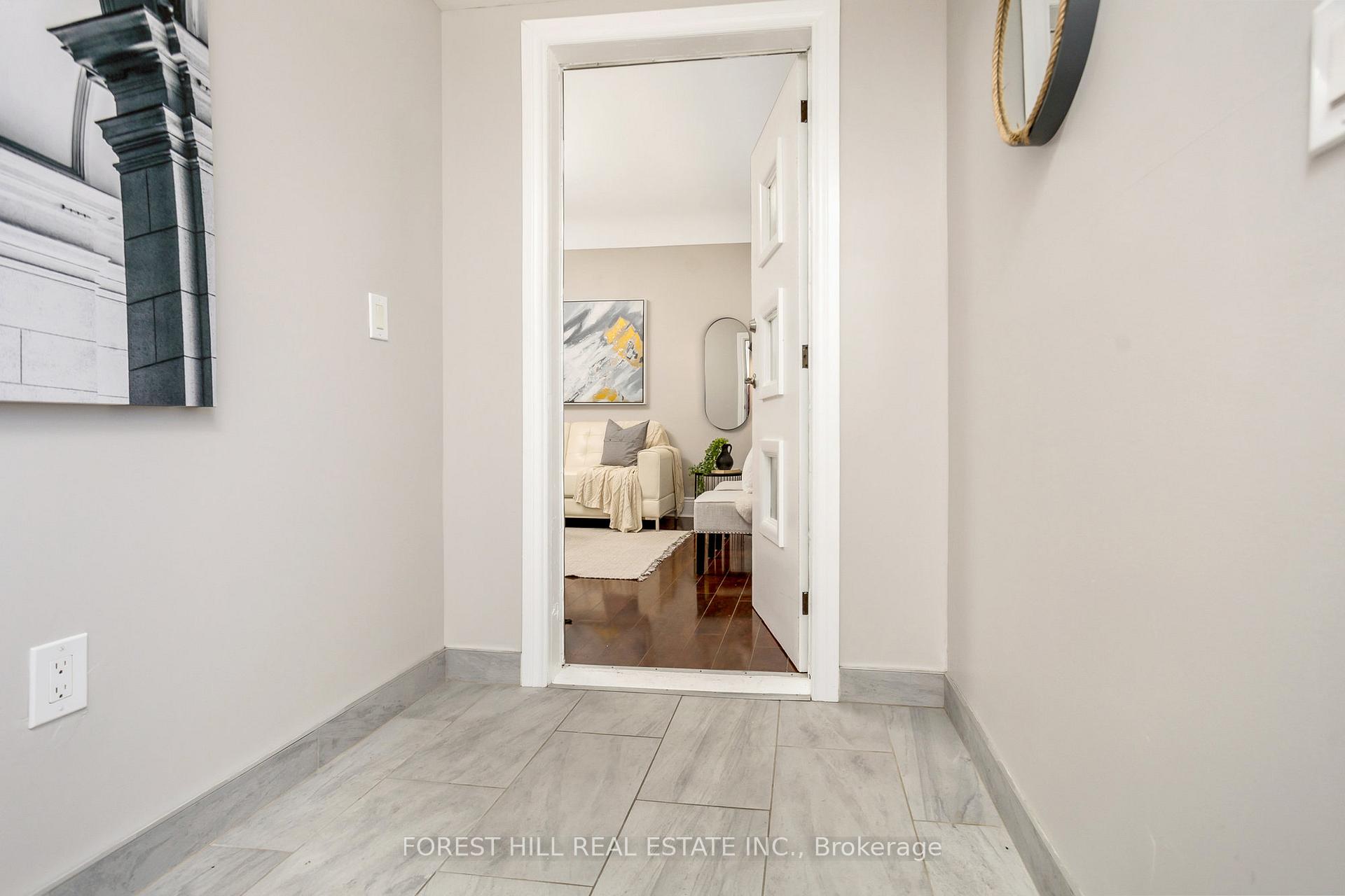 Photo 5 of 224 Brucedale Avenue E, Hamilton, Centremount — HOMEH