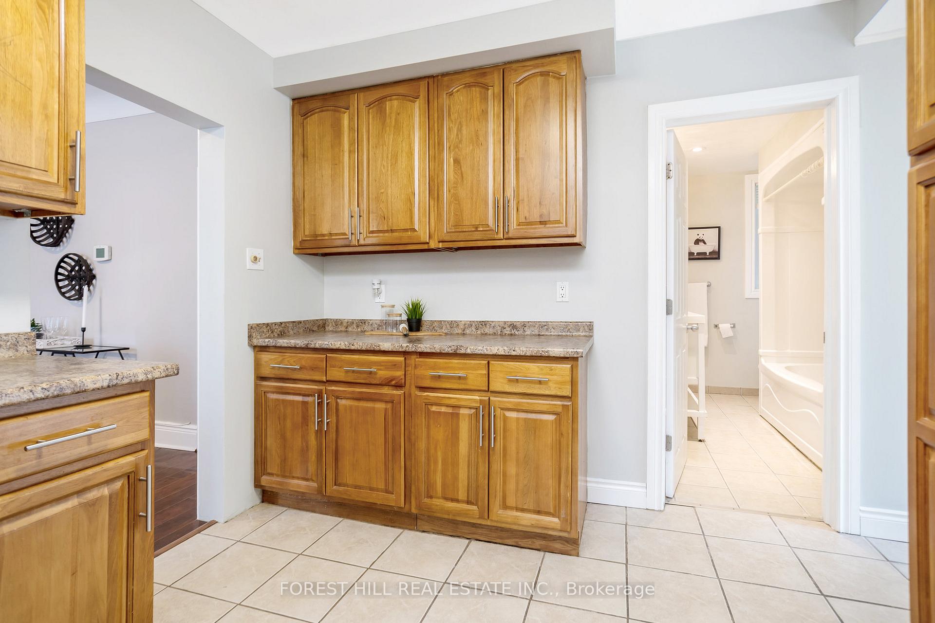 Photo 11 of 224 Brucedale Avenue E, Hamilton, Centremount — HOMEH