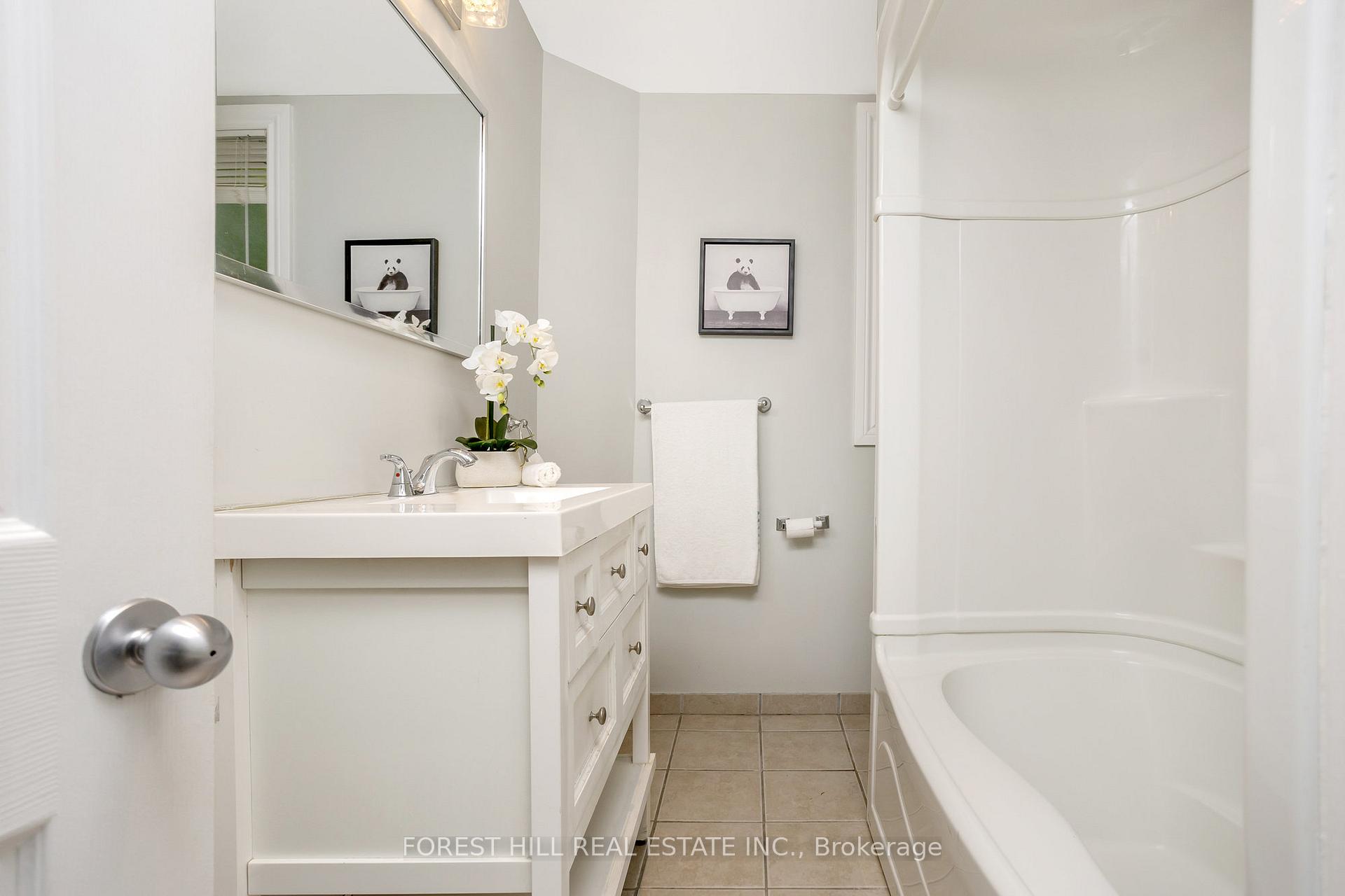 Photo 15 of 224 Brucedale Avenue E, Hamilton, Centremount — HOMEH