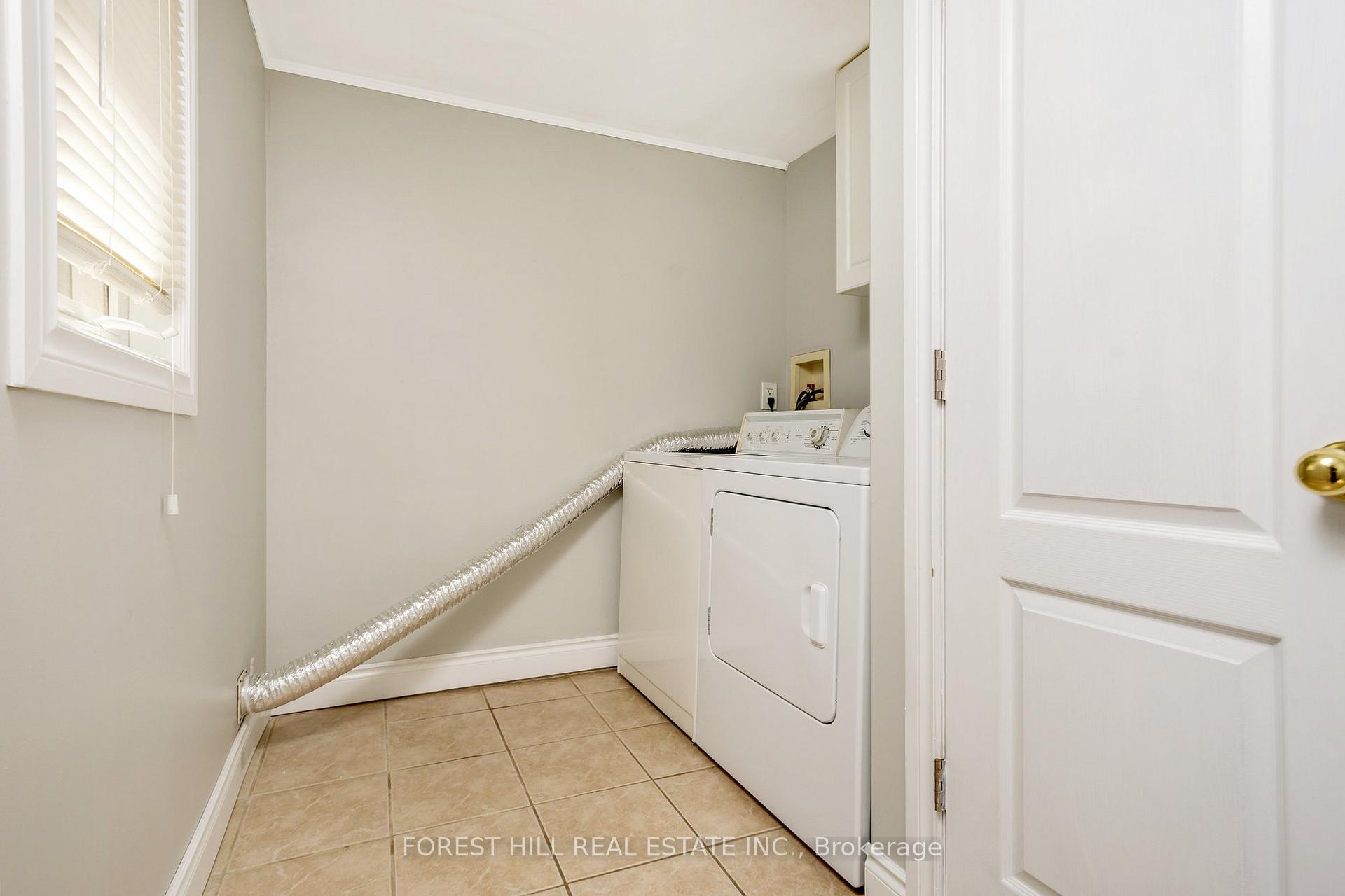Photo 16 of 224 Brucedale Avenue E, Hamilton, Centremount — HOMEH