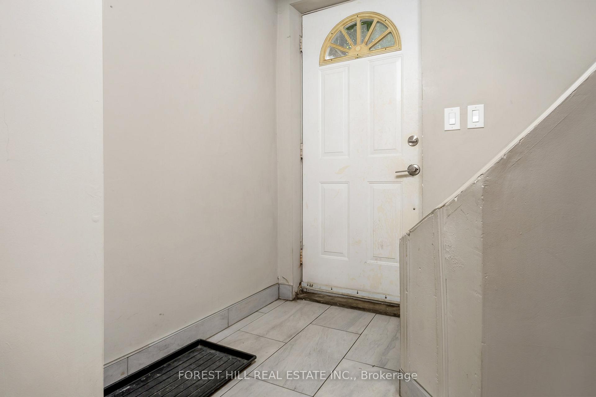 Photo 17 of 224 Brucedale Avenue E, Hamilton, Centremount — HOMEH