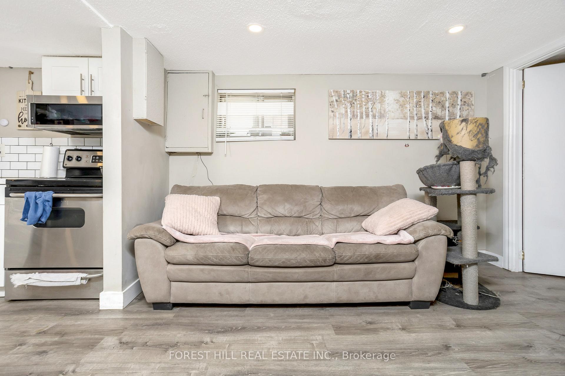 Photo 19 of 224 Brucedale Avenue E, Hamilton, Centremount — HOMEH