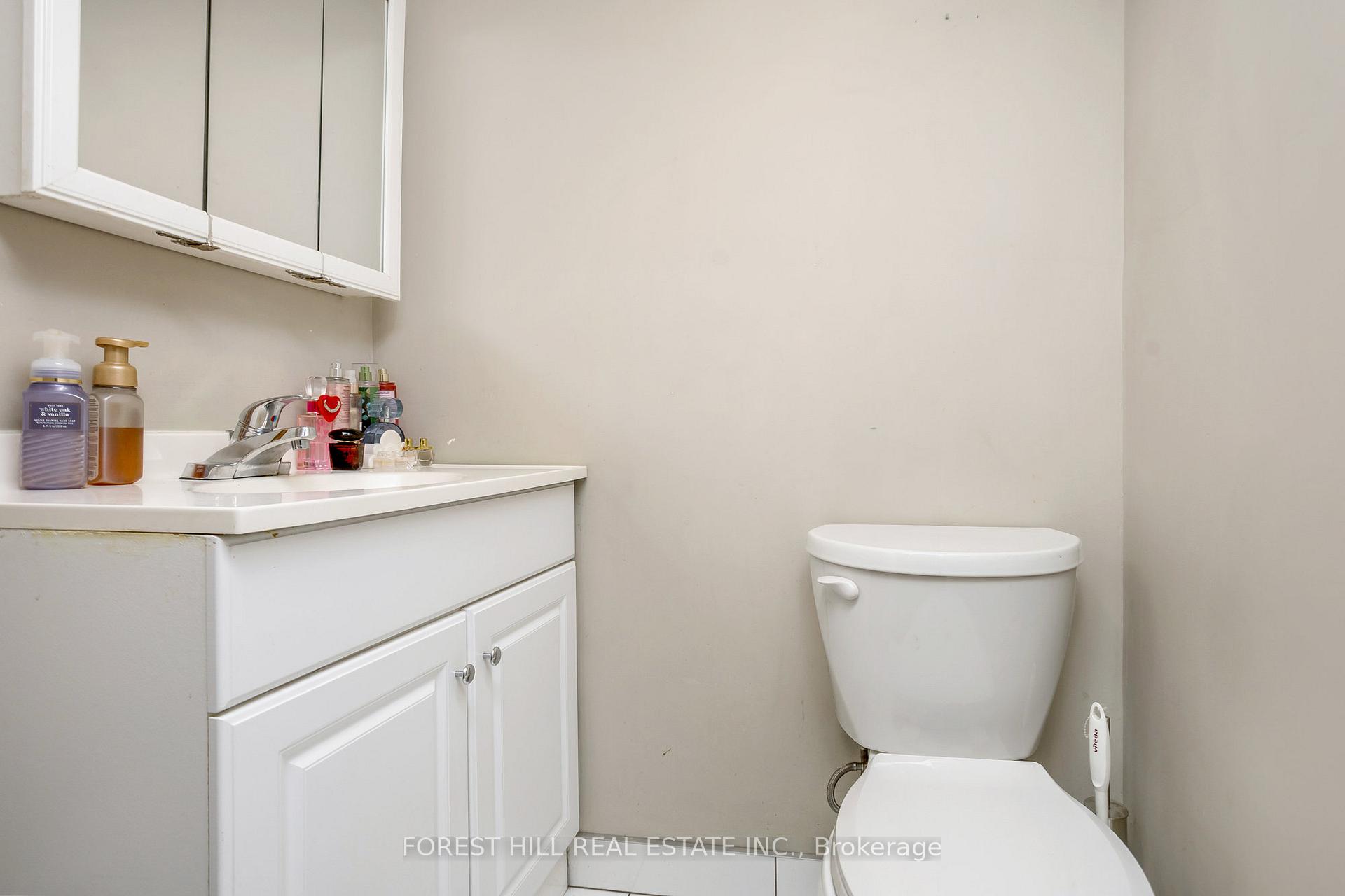 Photo 23 of 224 Brucedale Avenue E, Hamilton, Centremount — HOMEH