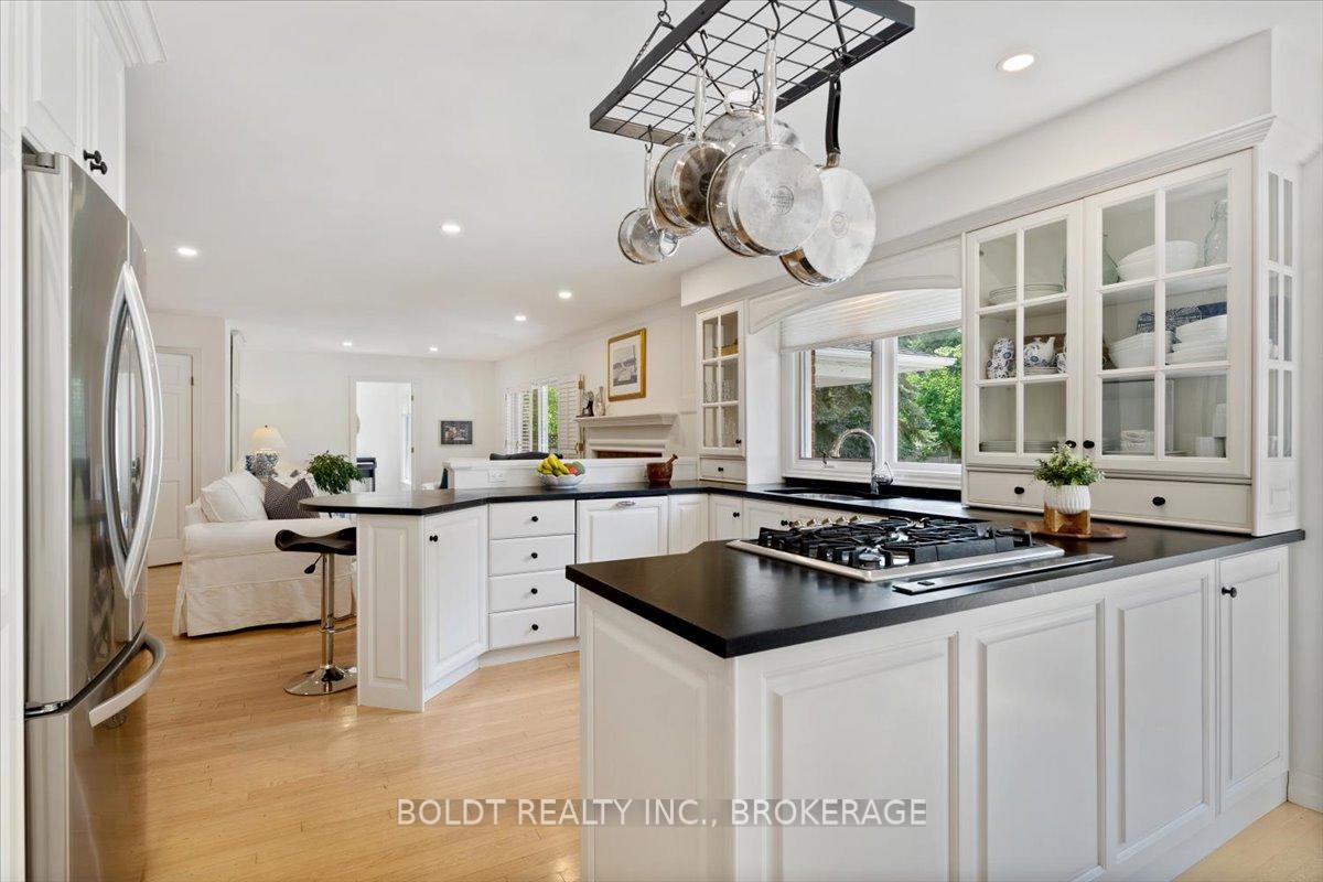 Photo 13 of 25 Royal York Road, St. Catharines, Lakeshore — HOMEH