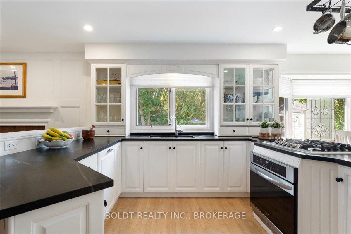 Photo 15 of 25 Royal York Road, St. Catharines, Lakeshore — HOMEH