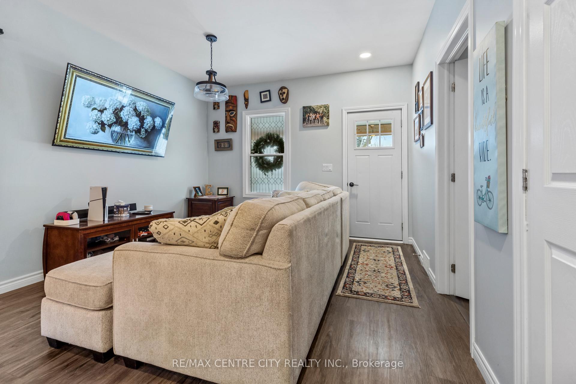 Photo 6 of 45 Arthur Avenue, St. Thomas — HOMEH