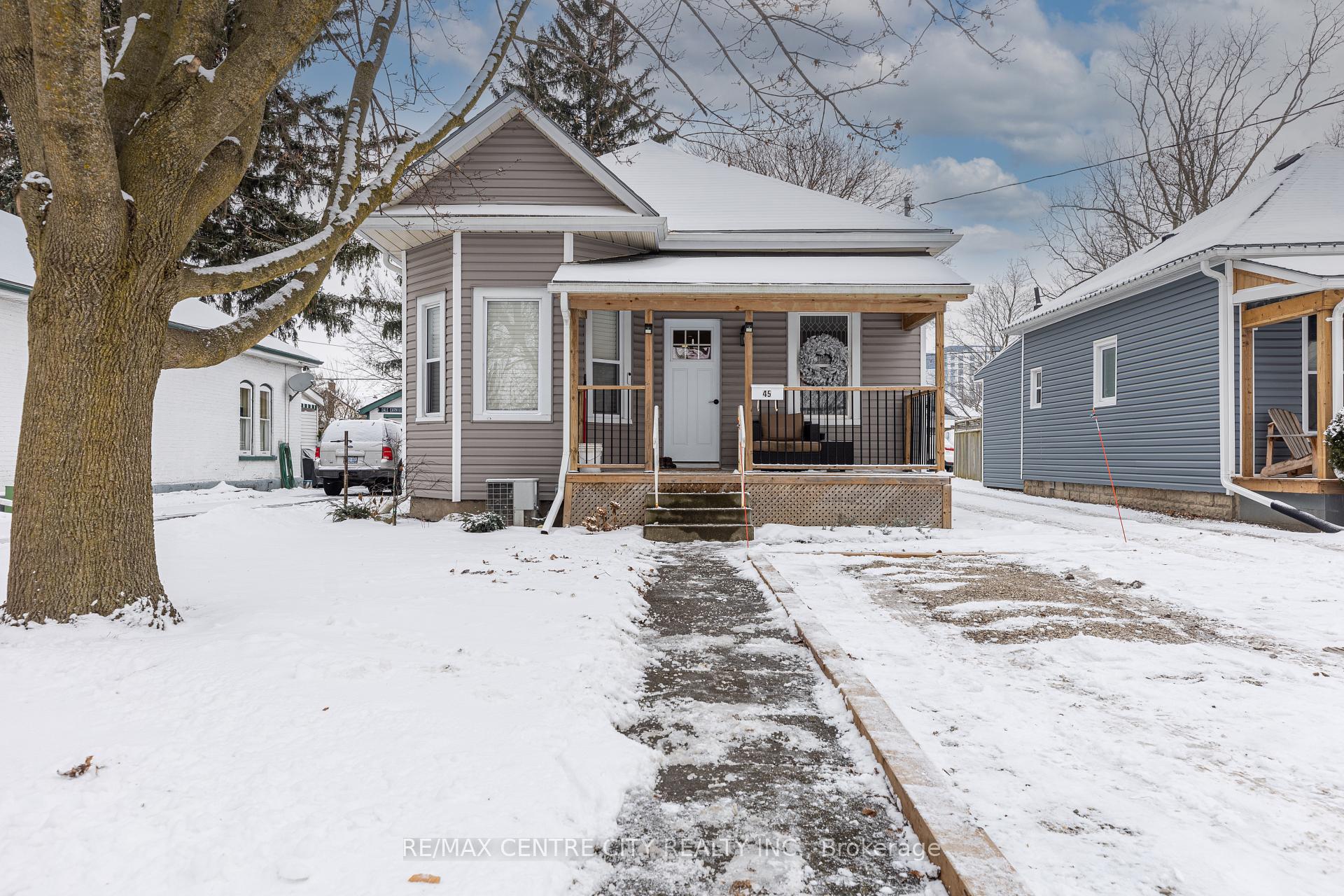 Photo 2 of 45 Arthur Avenue, St. Thomas — HOMEH