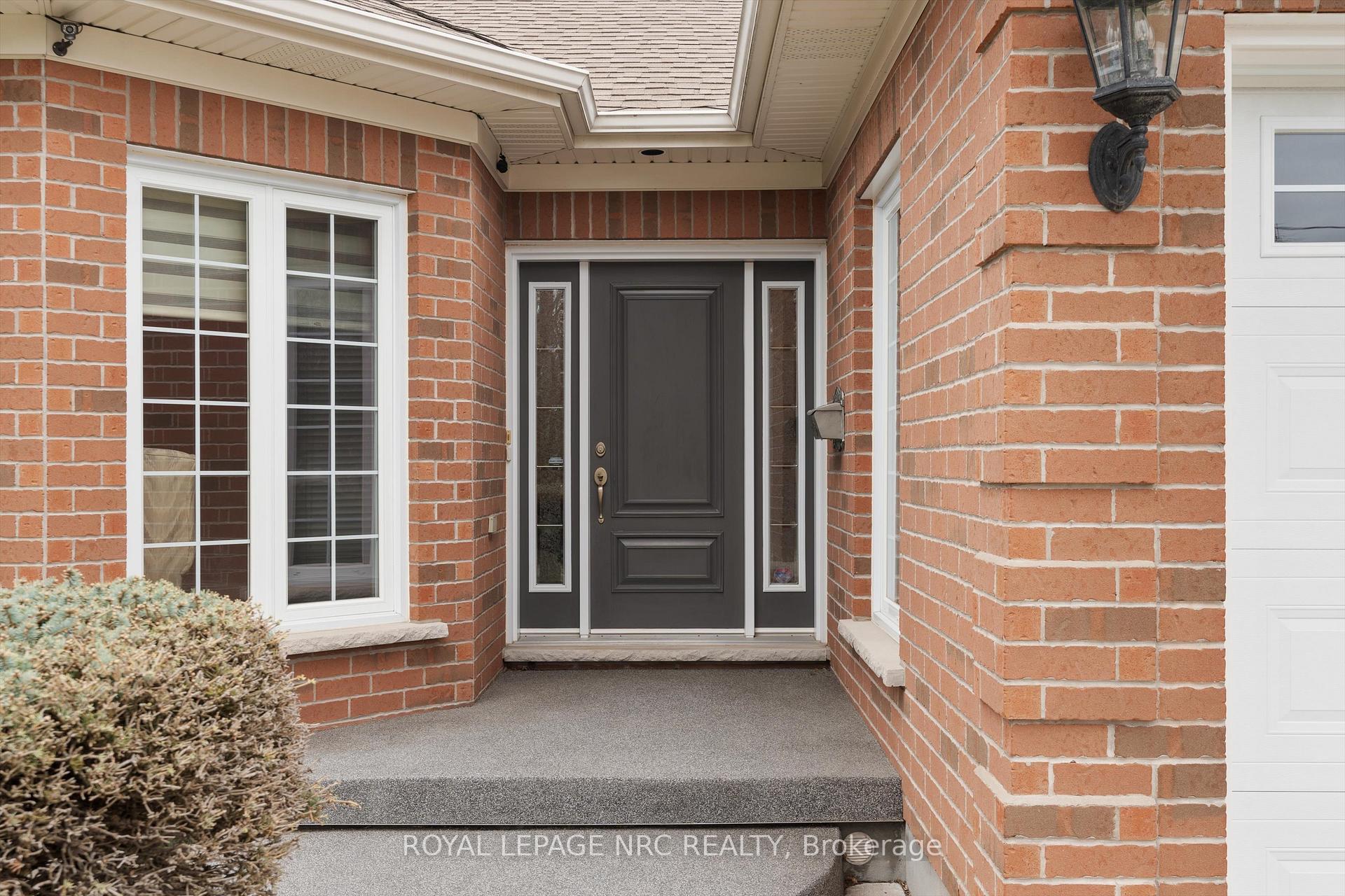 Photo 5 of 25 Kenworth Drive, St. Catharines, Carlton/Bunting — HOMEH