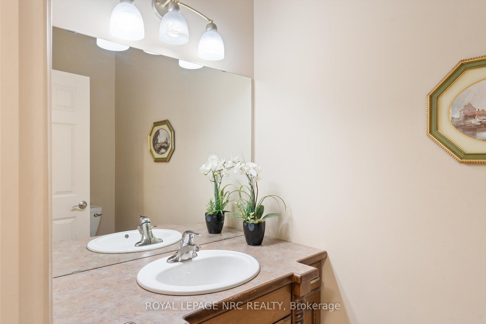 Photo 9 of 25 Kenworth Drive, St. Catharines, Carlton/Bunting — HOMEH
