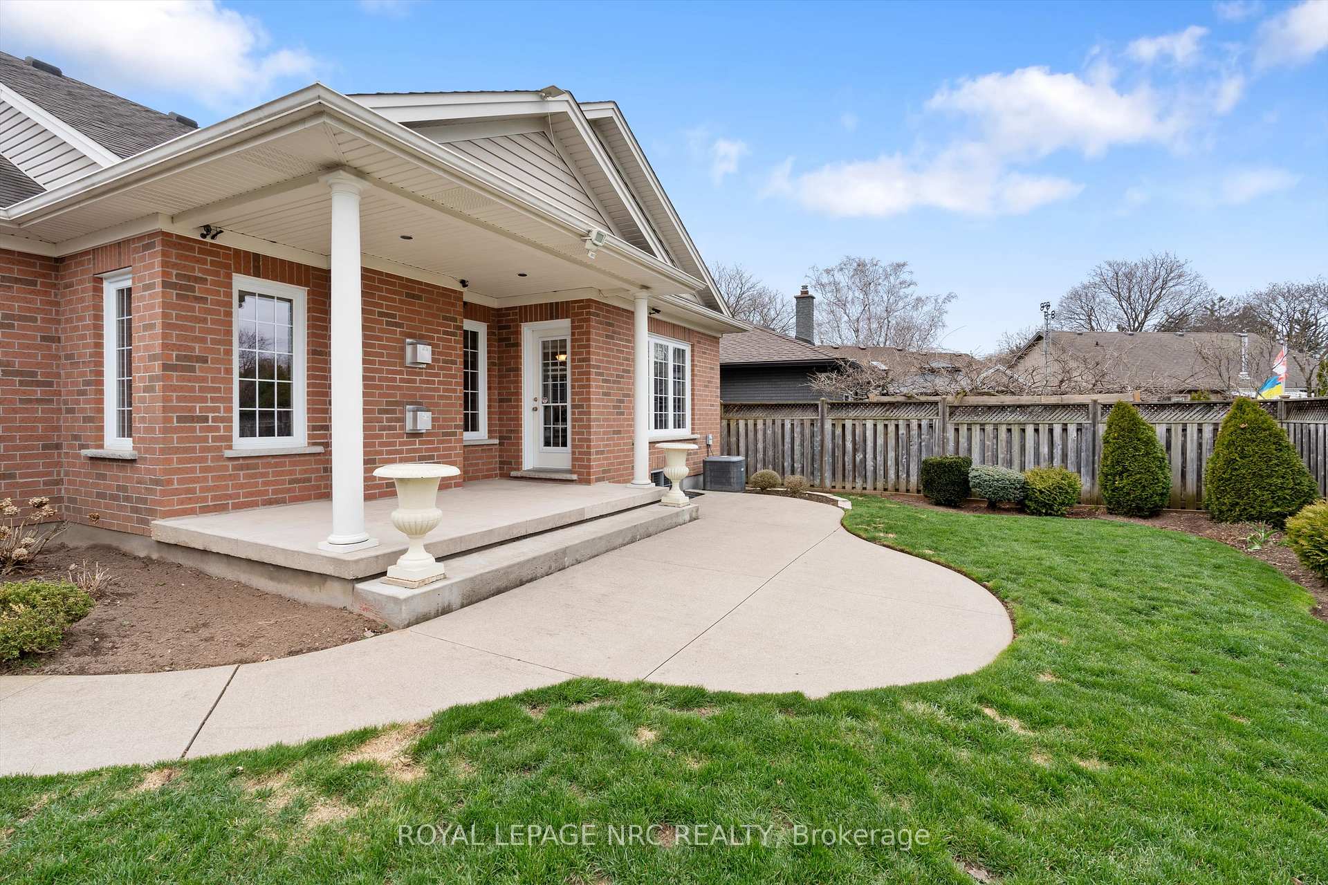 Photo 71 of 25 Kenworth Drive, St. Catharines, Carlton/Bunting — HOMEH