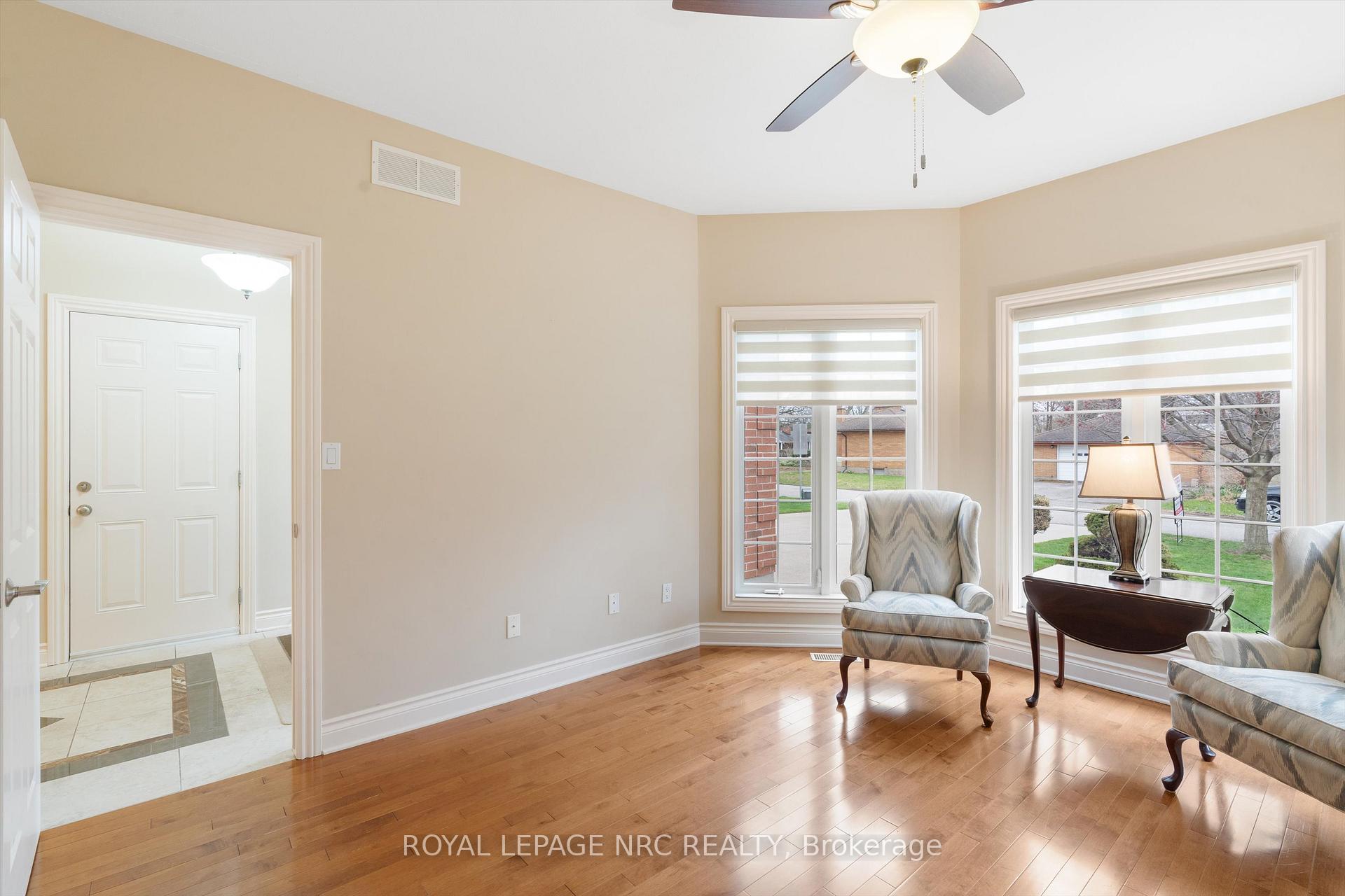 Photo 27 of 25 Kenworth Drive, St. Catharines, Carlton/Bunting — HOMEH