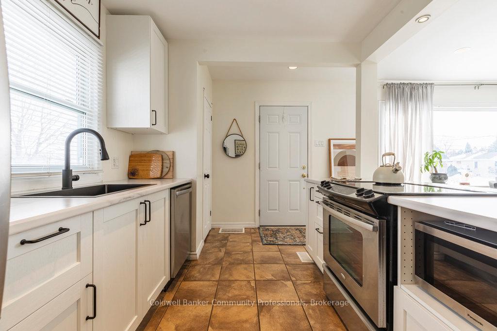 Photo 29 of 13 Admiral Road, St. Catharines, Secord Woods — HOMEH