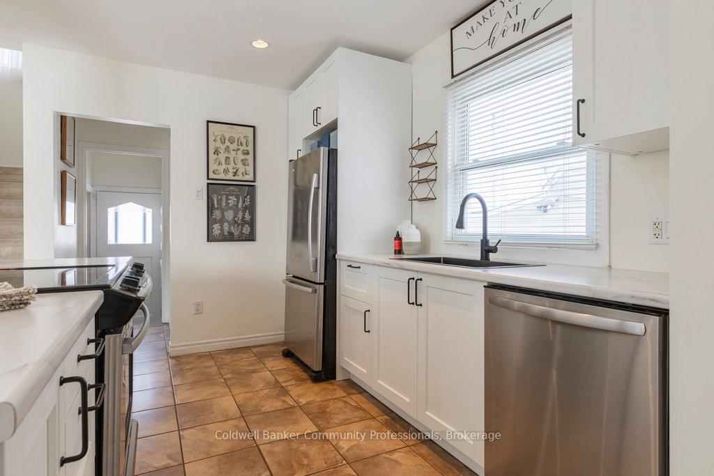 Photo 31 of 13 Admiral Road, St. Catharines, Secord Woods — HOMEH