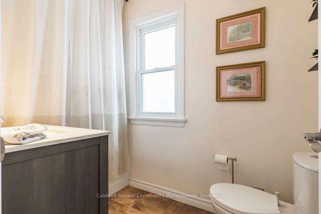 Photo 33 of 13 Admiral Road, St. Catharines, Secord Woods — HOMEH