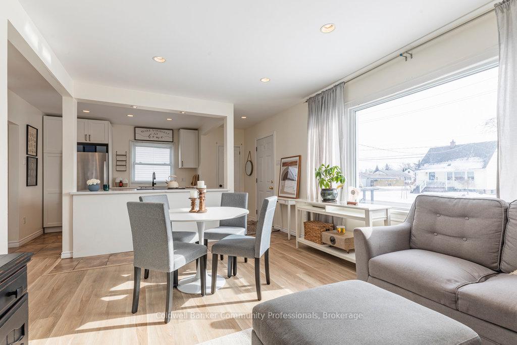 Photo 7 of 13 Admiral Road, St. Catharines, Secord Woods — HOMEH