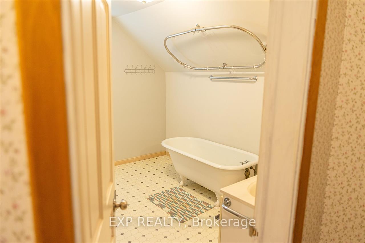 Photo 25 of 111 Albert Street E, Sault Ste Marie, Ward 2 — HOMEH