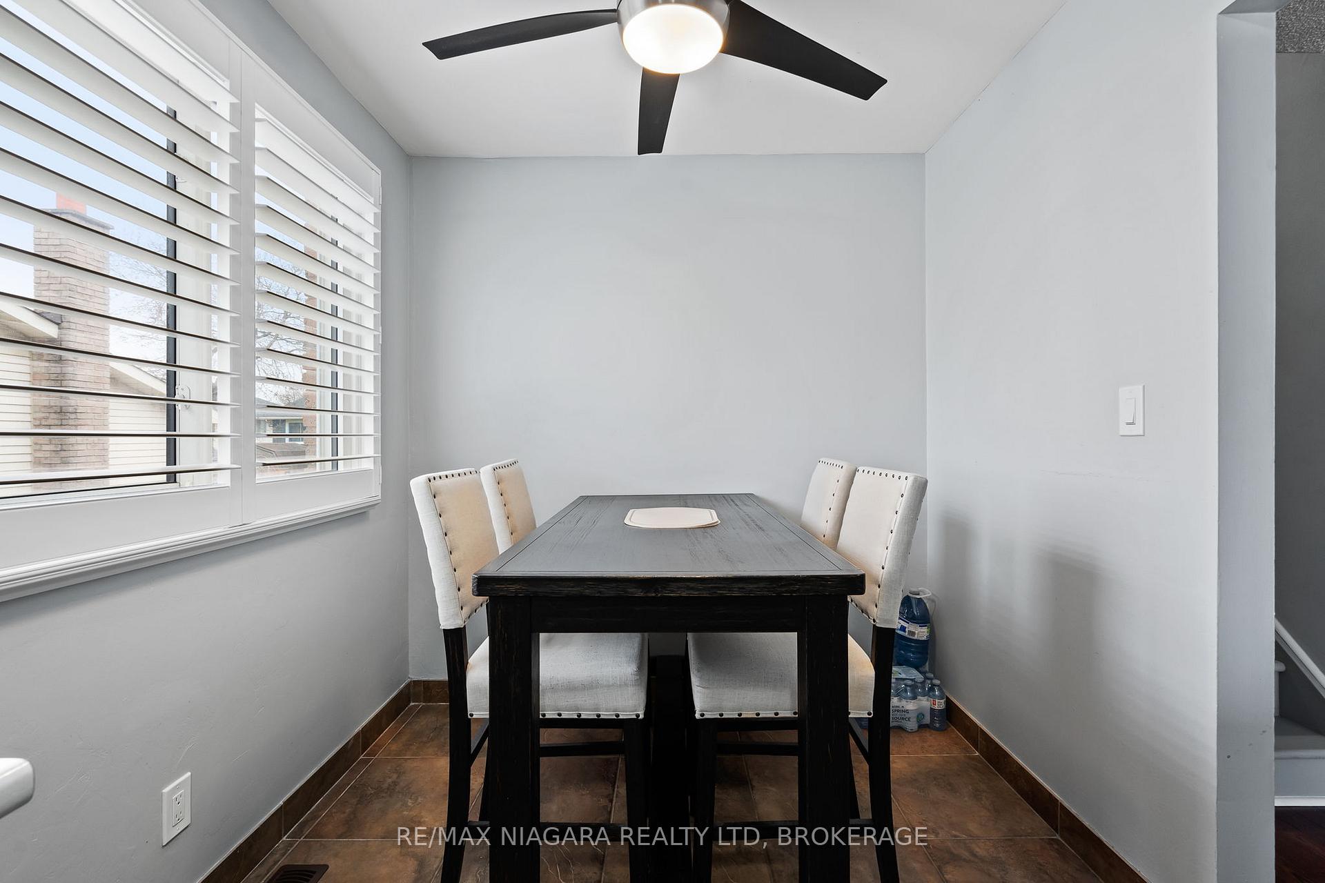 Photo 7 of 21 Dundee Drive, St. Catharines, Secord Woods — HOMEH