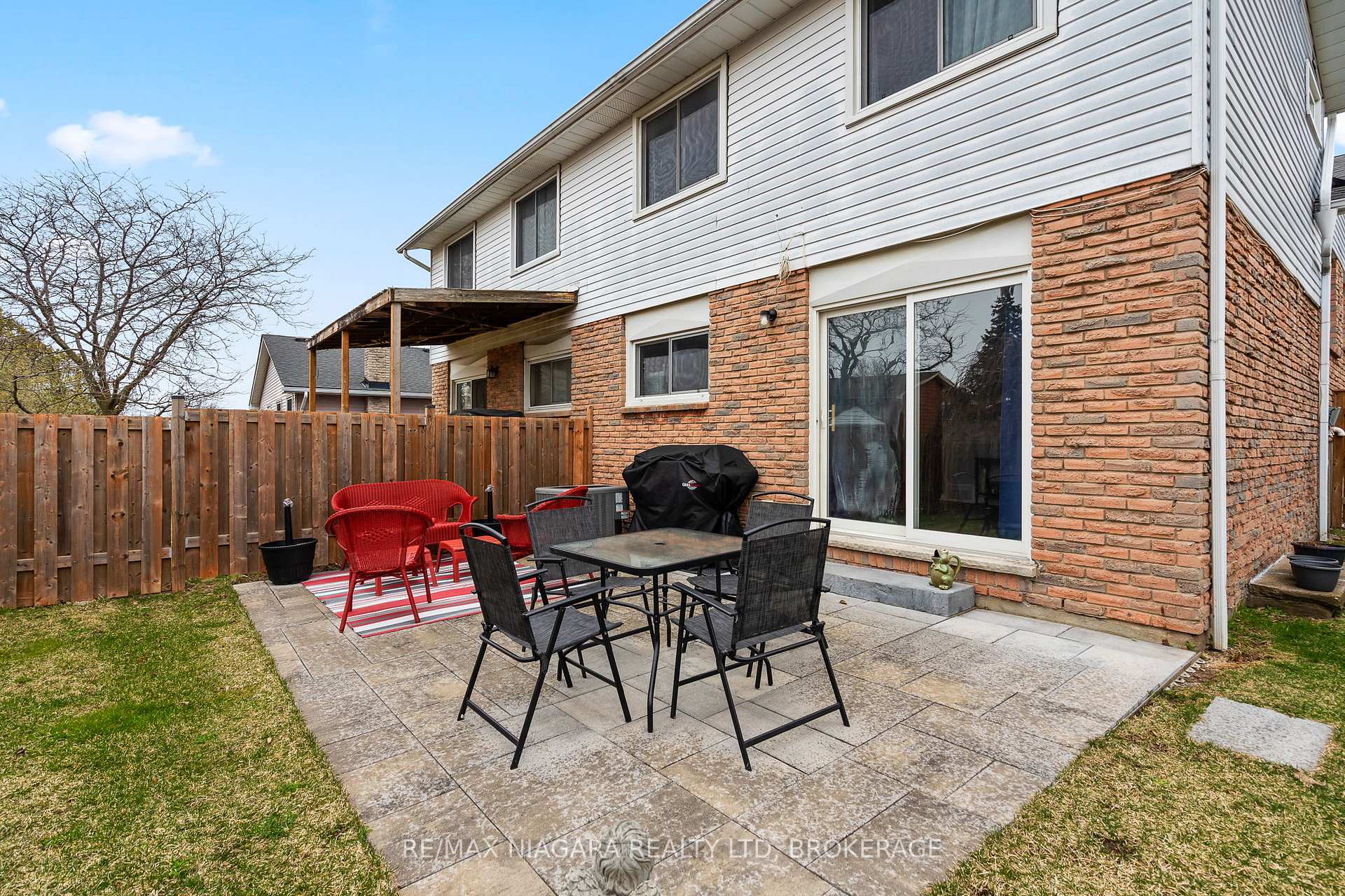 Photo 21 of 21 Dundee Drive, St. Catharines, Secord Woods — HOMEH