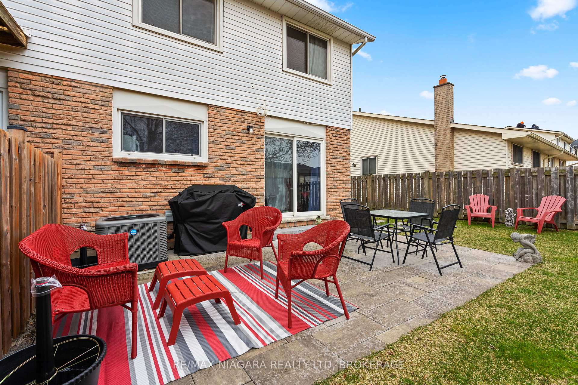 Photo 22 of 21 Dundee Drive, St. Catharines, Secord Woods — HOMEH