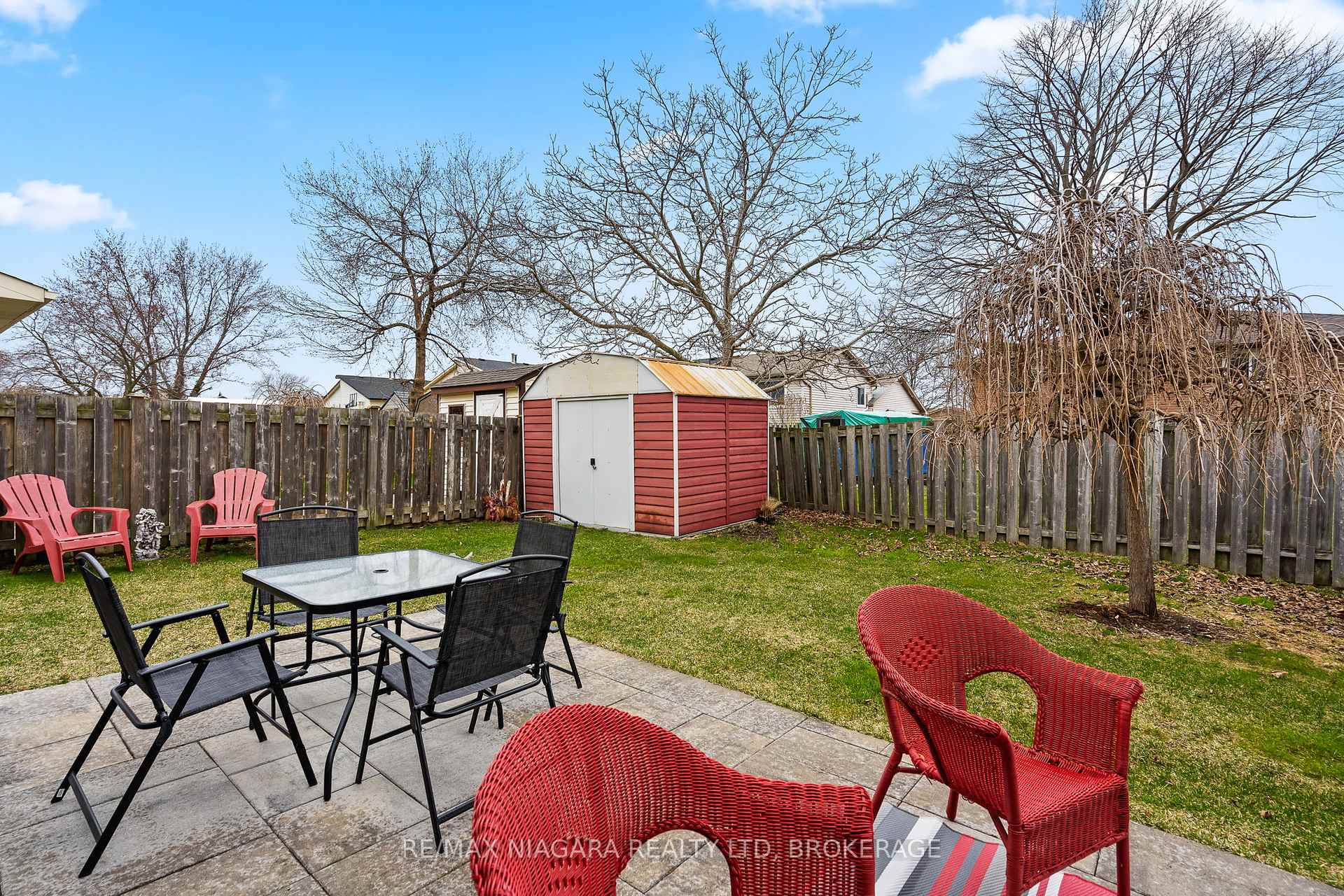 Photo 23 of 21 Dundee Drive, St. Catharines, Secord Woods — HOMEH