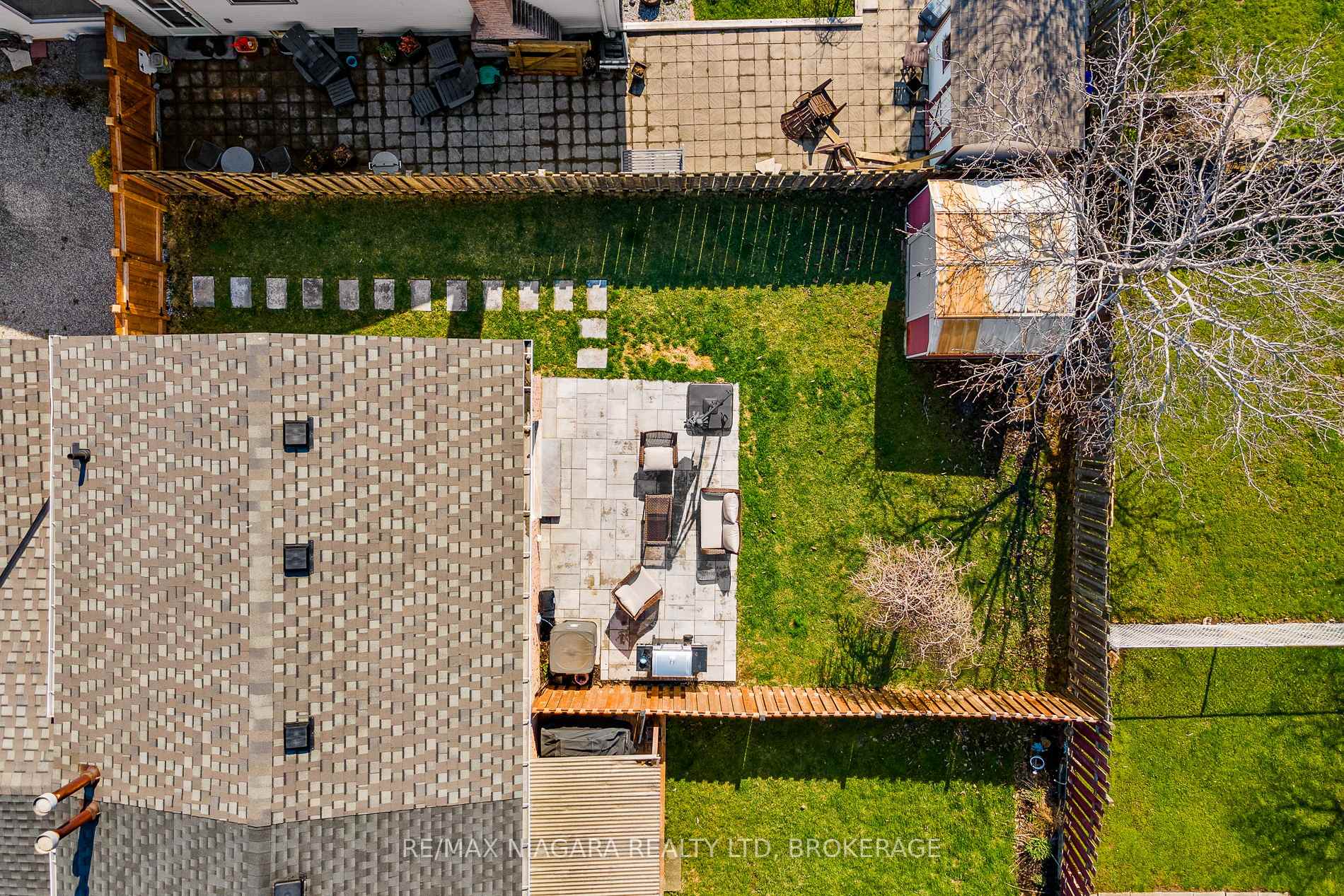 Photo 27 of 21 Dundee Drive, St. Catharines, Secord Woods — HOMEH