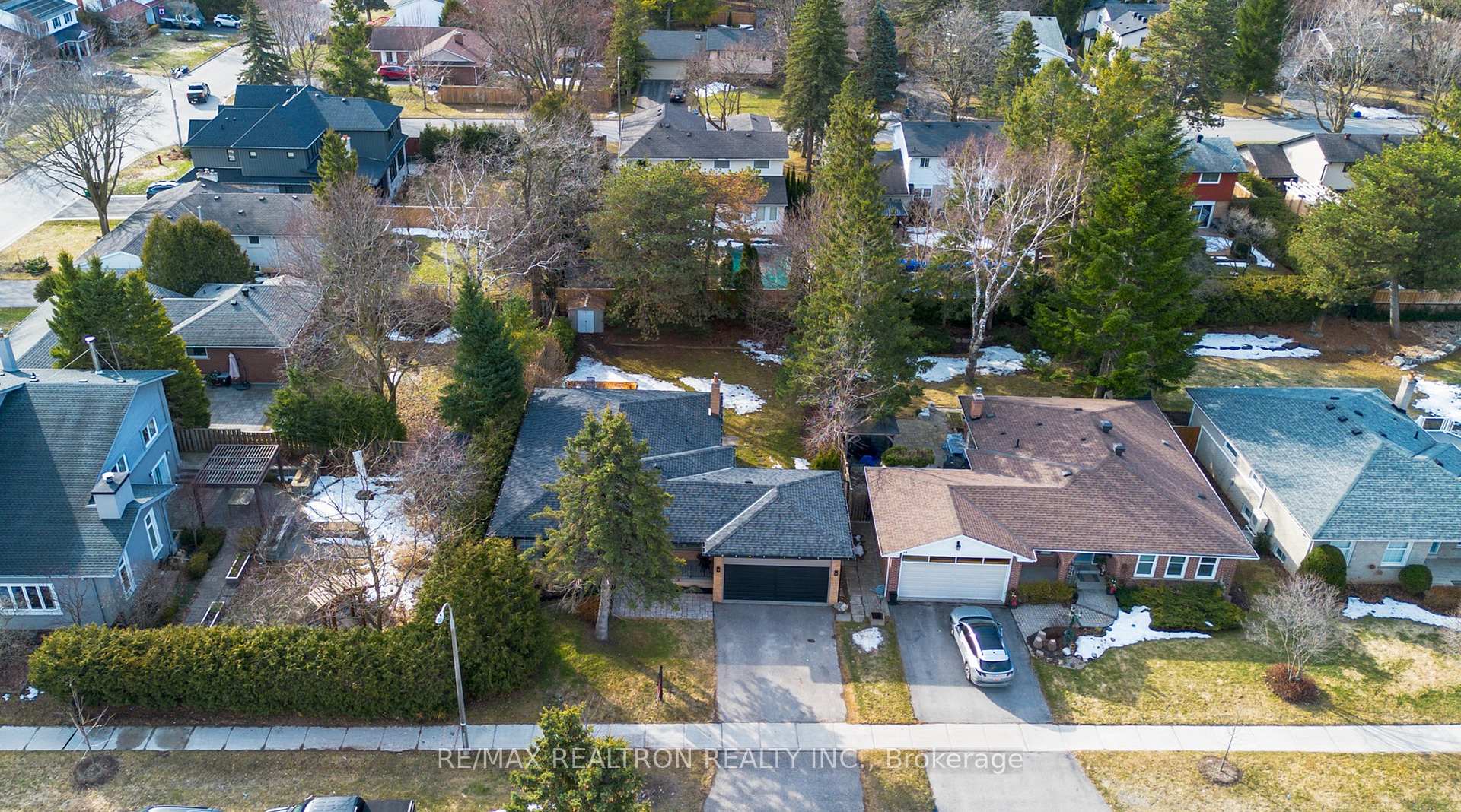 Photo 4 of 59 Fairway Drive, Aurora, Aurora Highlands — HOMEH