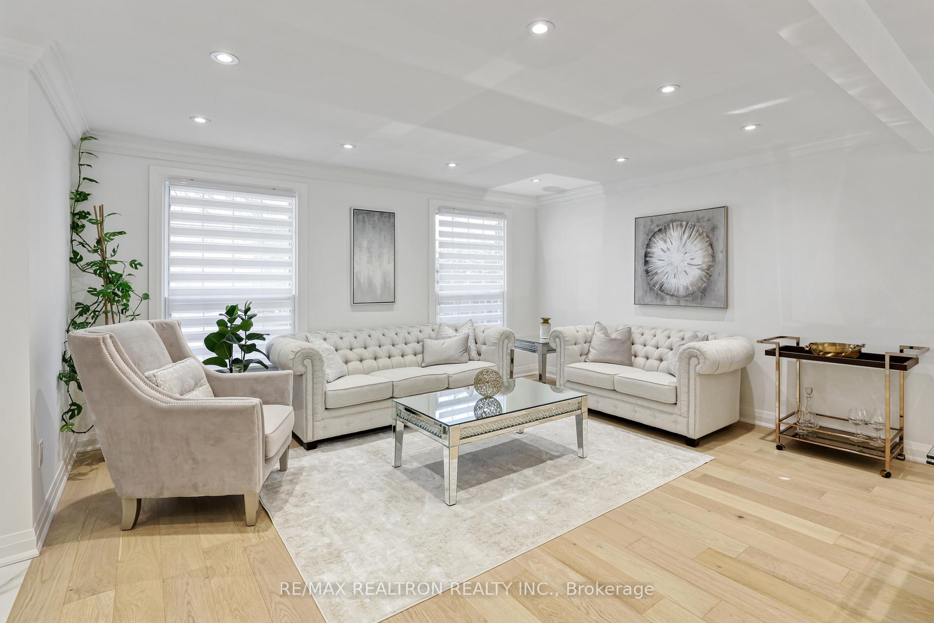 Photo 5 of 59 Fairway Drive, Aurora, Aurora Highlands — HOMEH