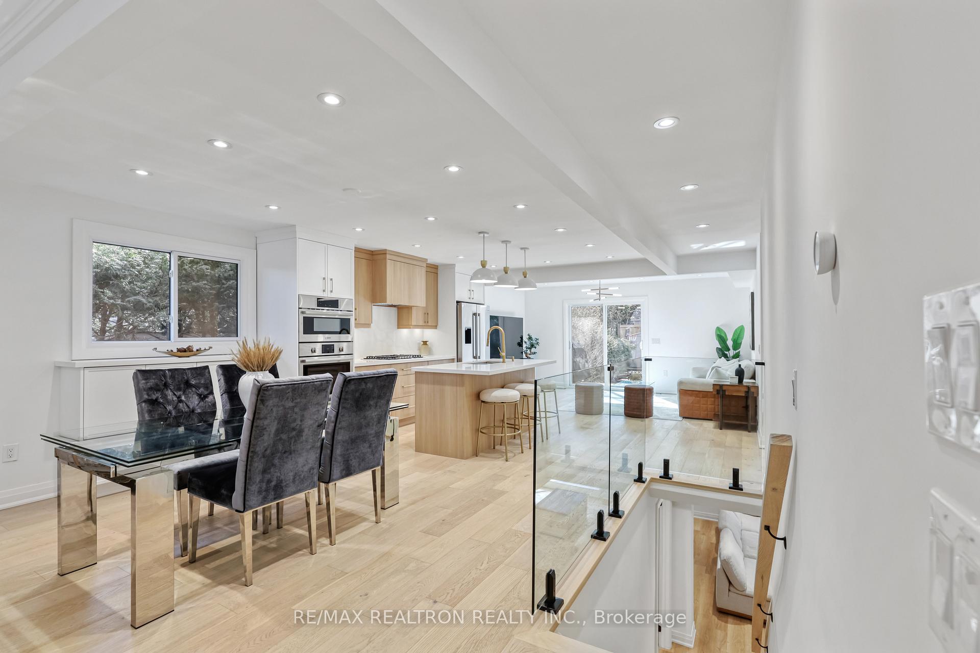 Photo 6 of 59 Fairway Drive, Aurora, Aurora Highlands — HOMEH
