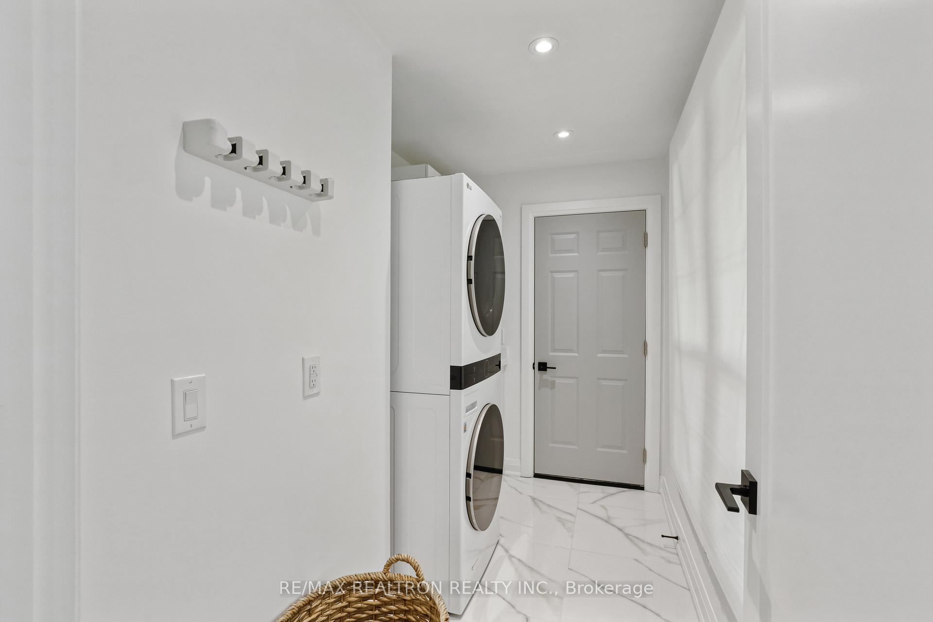 Photo 23 of 59 Fairway Drive, Aurora, Aurora Highlands — HOMEH